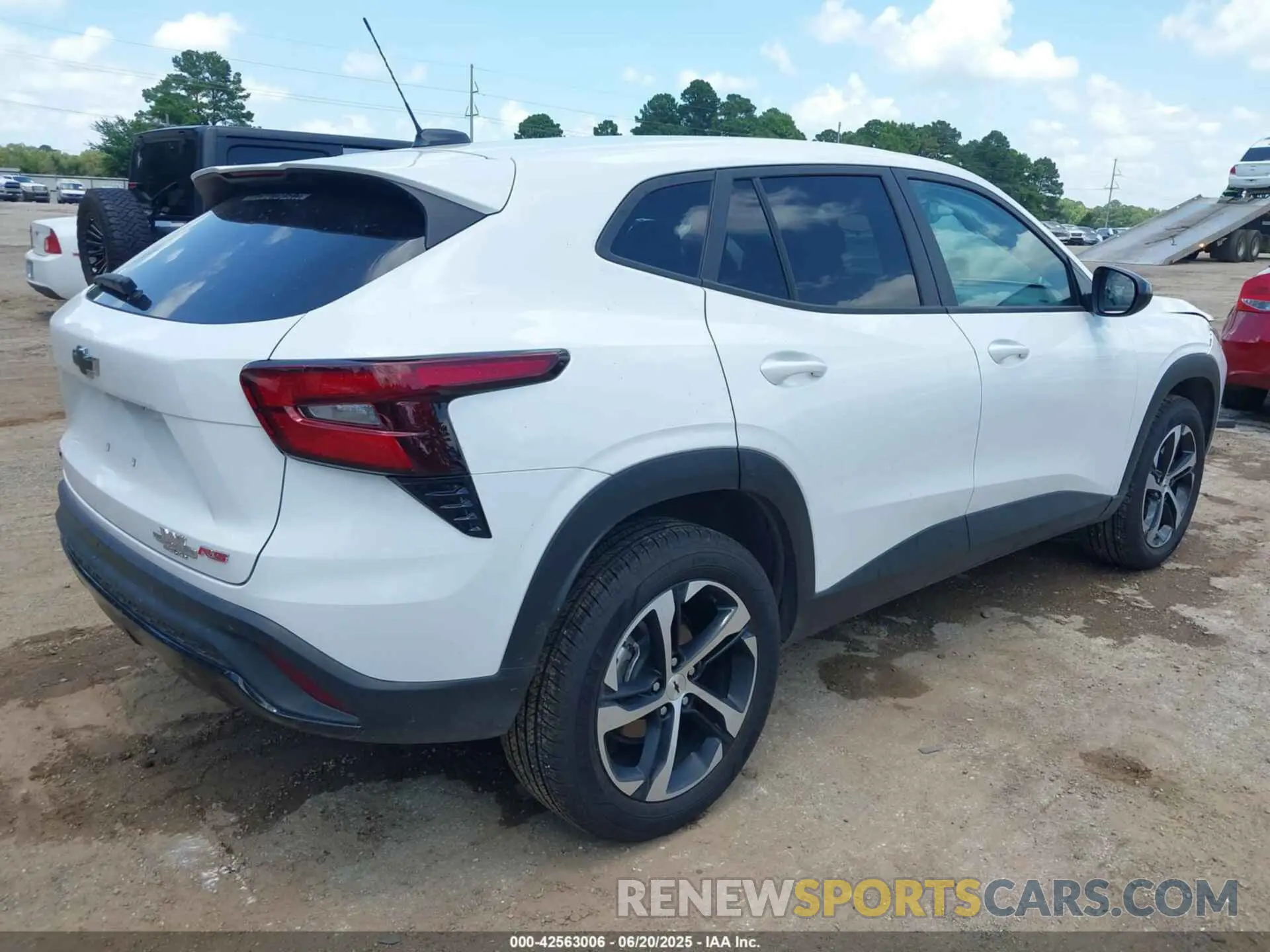 4 Photograph of a damaged car KL77LGEPXSC072780 CHEVROLET TRAX 2025