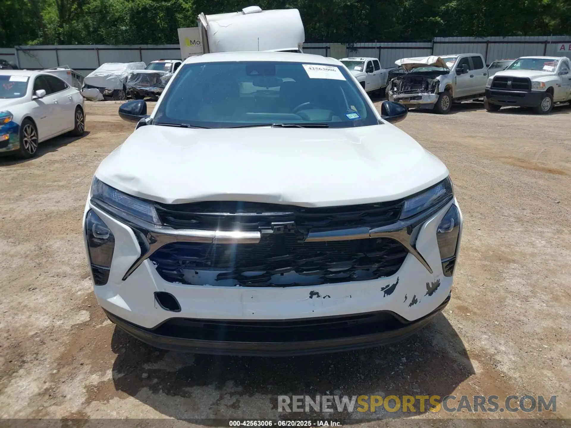 6 Photograph of a damaged car KL77LGEPXSC072780 CHEVROLET TRAX 2025