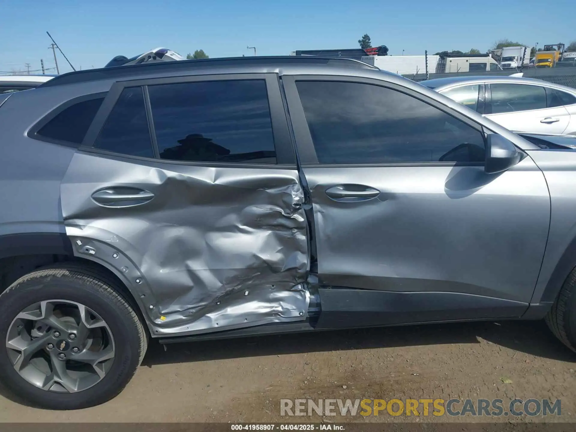 13 Фотография поврежденного автомобиля KL77LHEP0SC020807 CHEVROLET TRAX 2025
