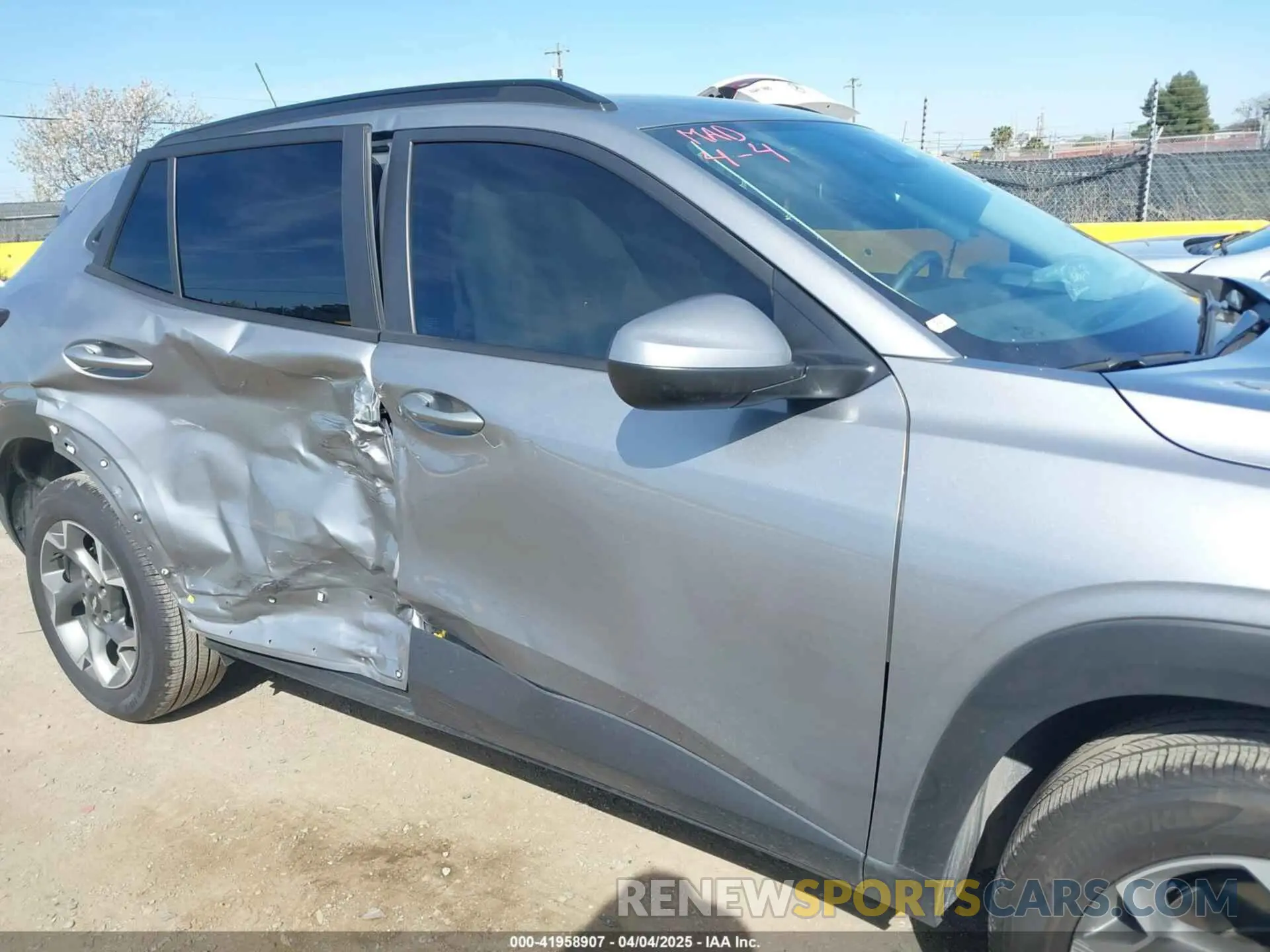 6 Фотография поврежденного автомобиля KL77LHEP0SC020807 CHEVROLET TRAX 2025