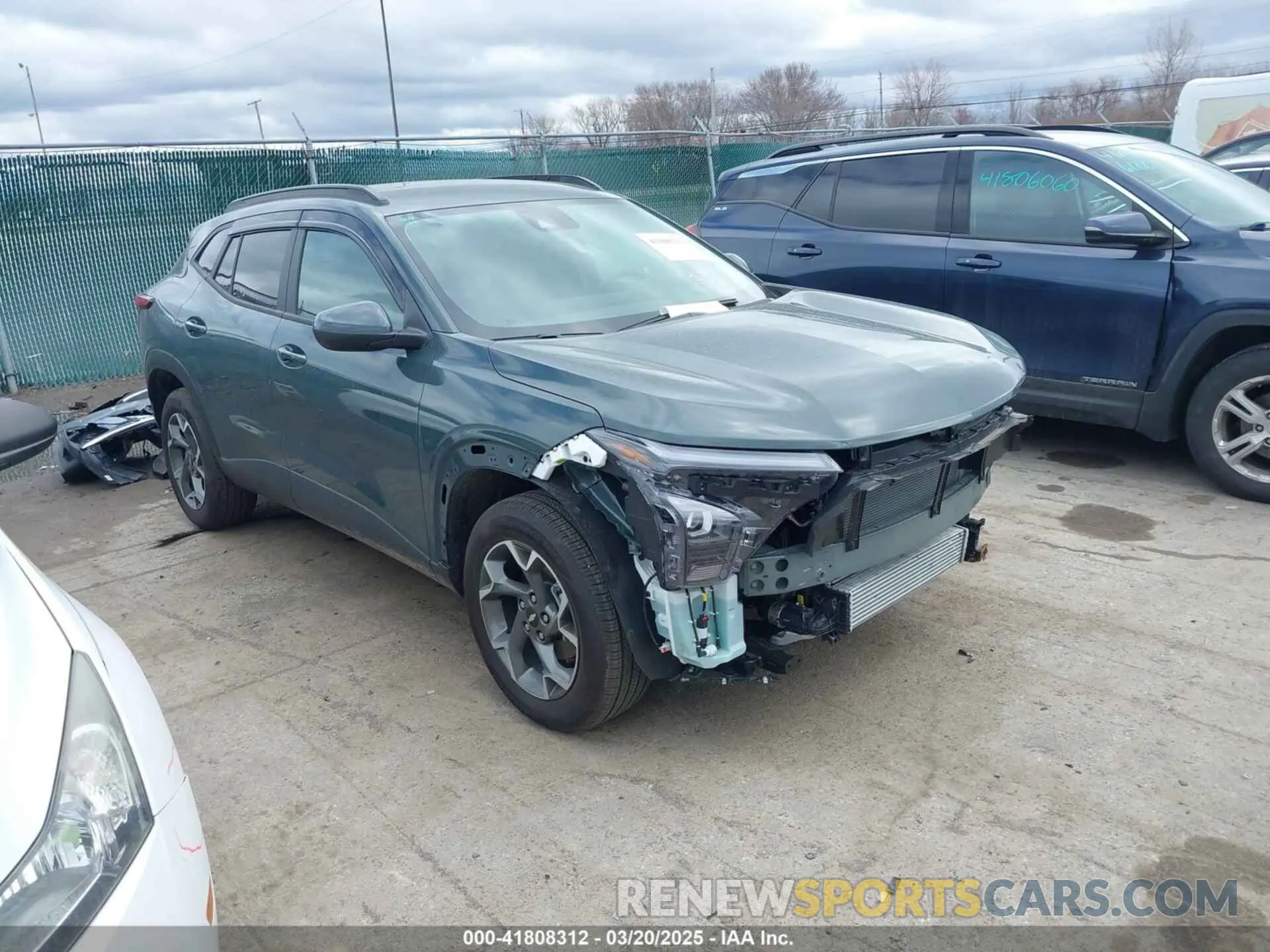 1 Фотография поврежденного автомобиля KL77LHEP0SC023707 CHEVROLET TRAX 2025
