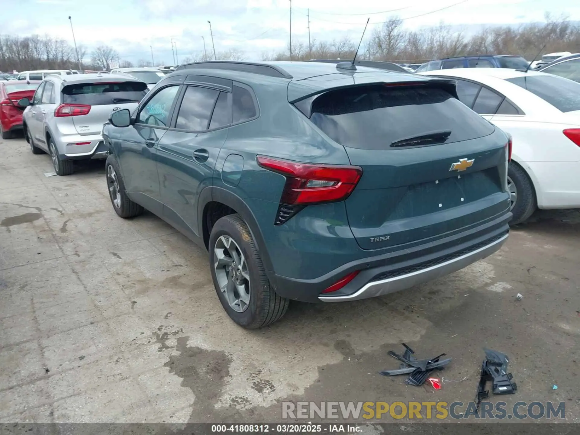3 Фотография поврежденного автомобиля KL77LHEP0SC023707 CHEVROLET TRAX 2025