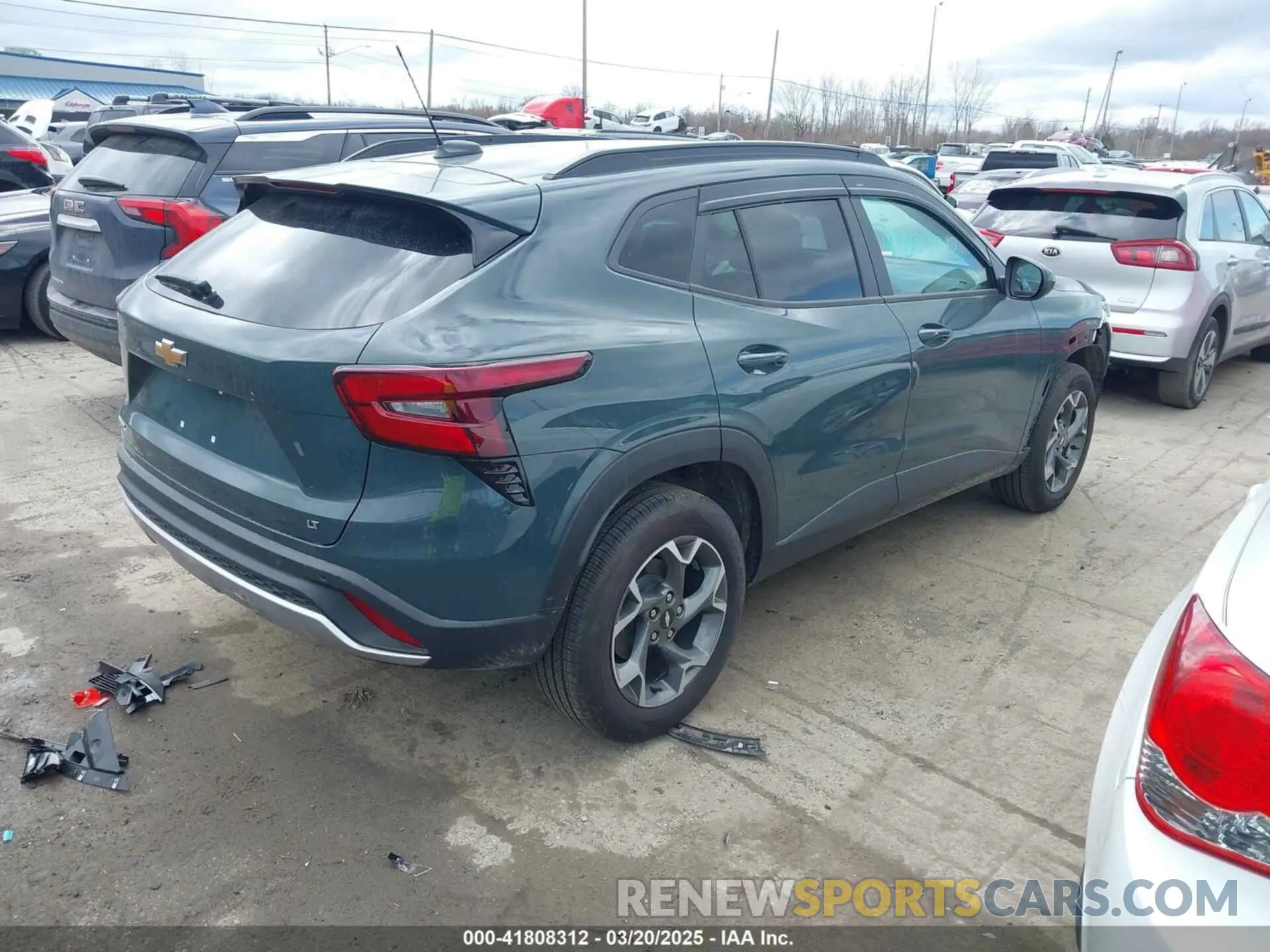 4 Фотография поврежденного автомобиля KL77LHEP0SC023707 CHEVROLET TRAX 2025