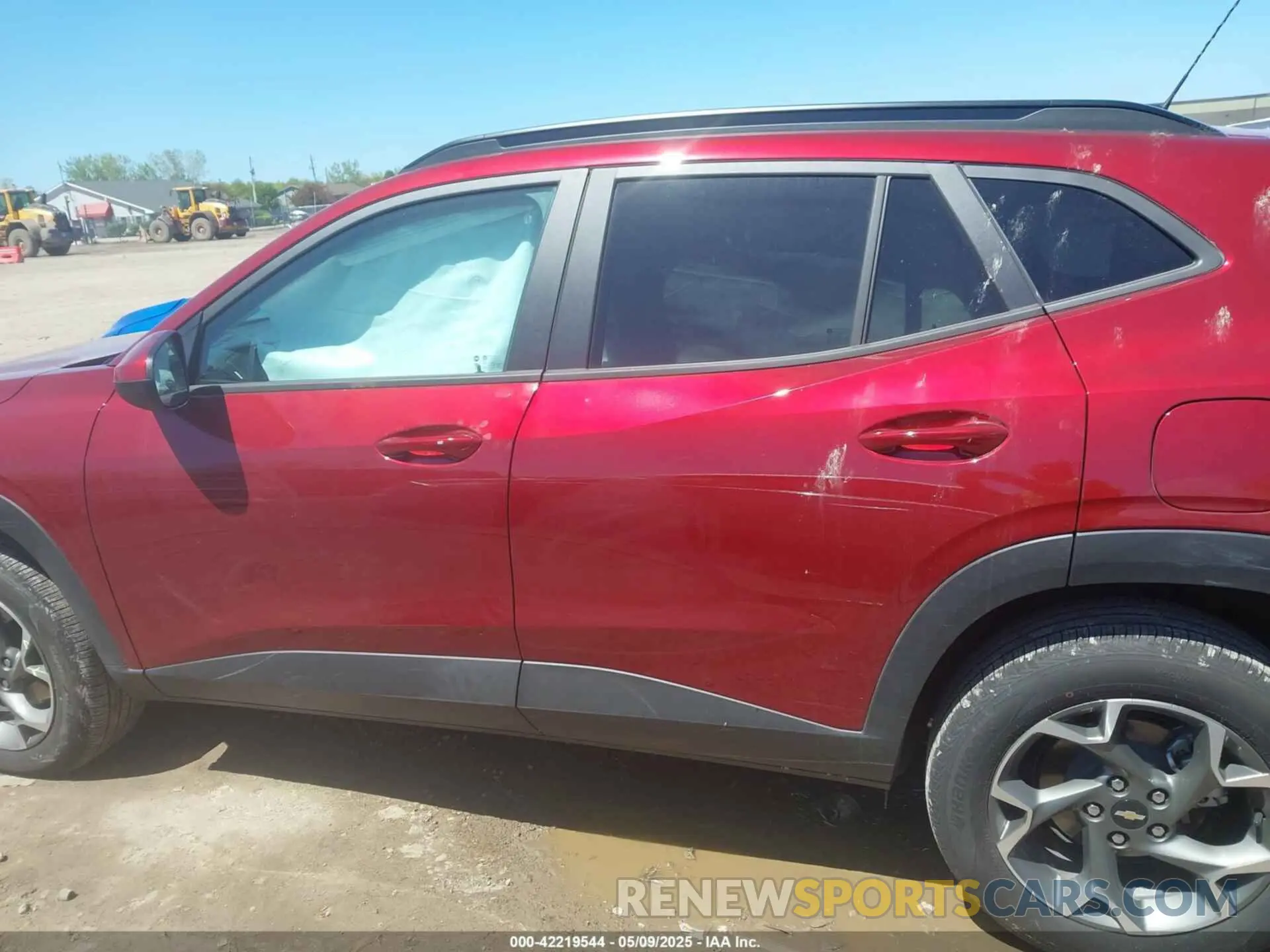 14 Фотография поврежденного автомобиля KL77LHEP0SC028907 CHEVROLET TRAX 2025