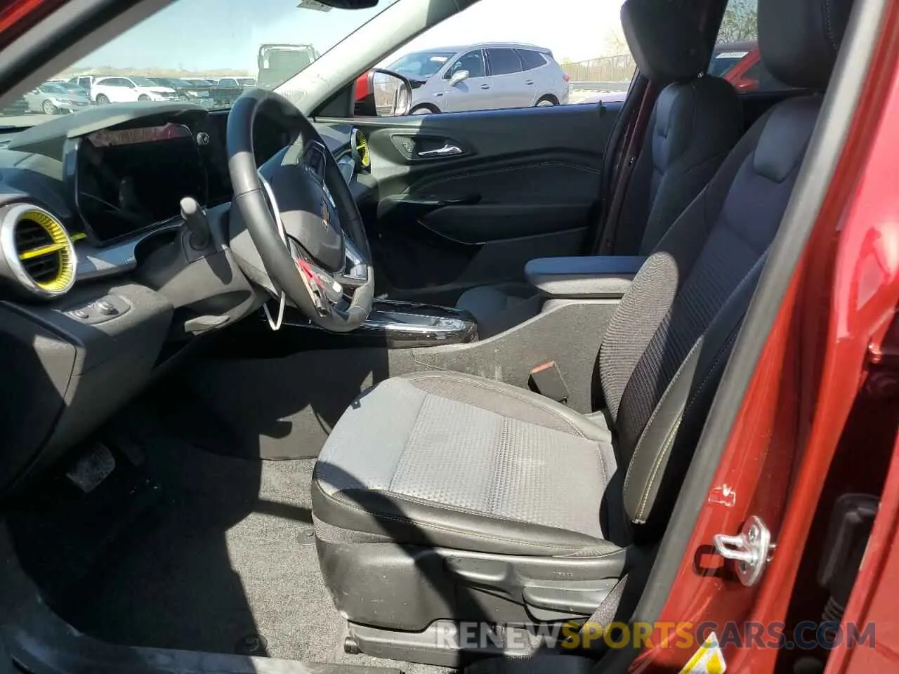 7 Фотография поврежденного автомобиля KL77LHEP0SC065004 CHEVROLET TRAX 2025