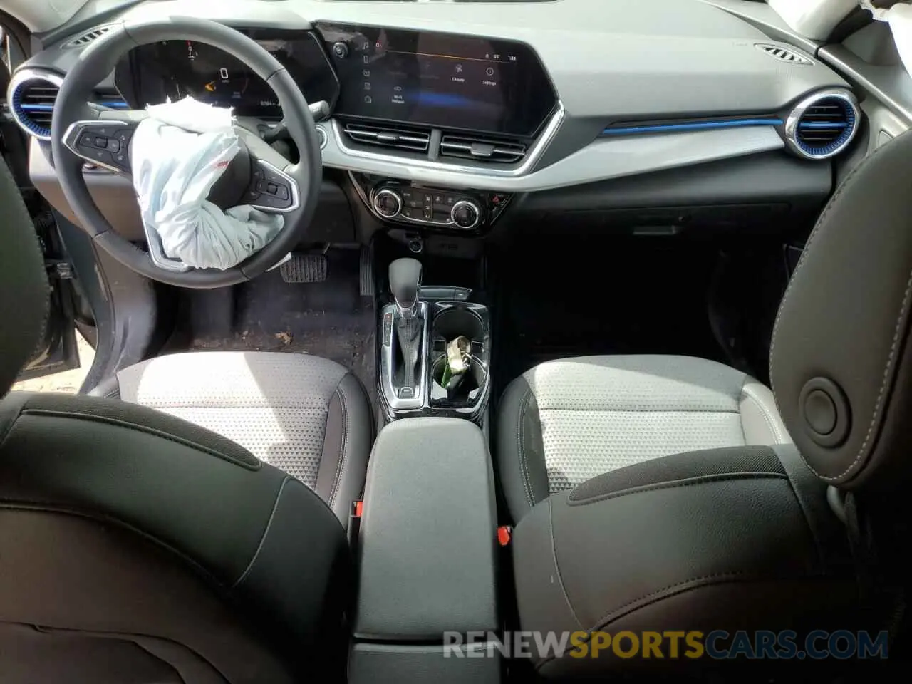 8 Photograph of a damaged car KL77LHEP1SC070518 CHEVROLET TRAX 2025
