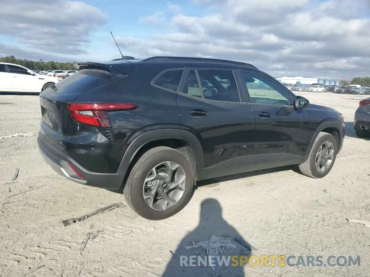 3 Фотография поврежденного автомобиля KL77LHEP1SC102531 CHEVROLET TRAX 2025