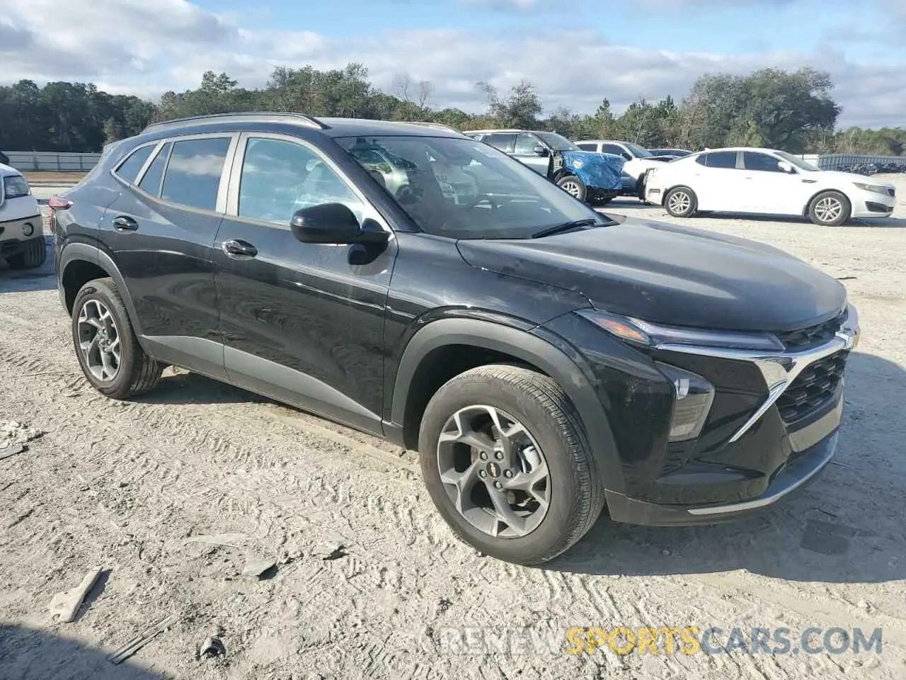 4 Фотография поврежденного автомобиля KL77LHEP1SC102531 CHEVROLET TRAX 2025