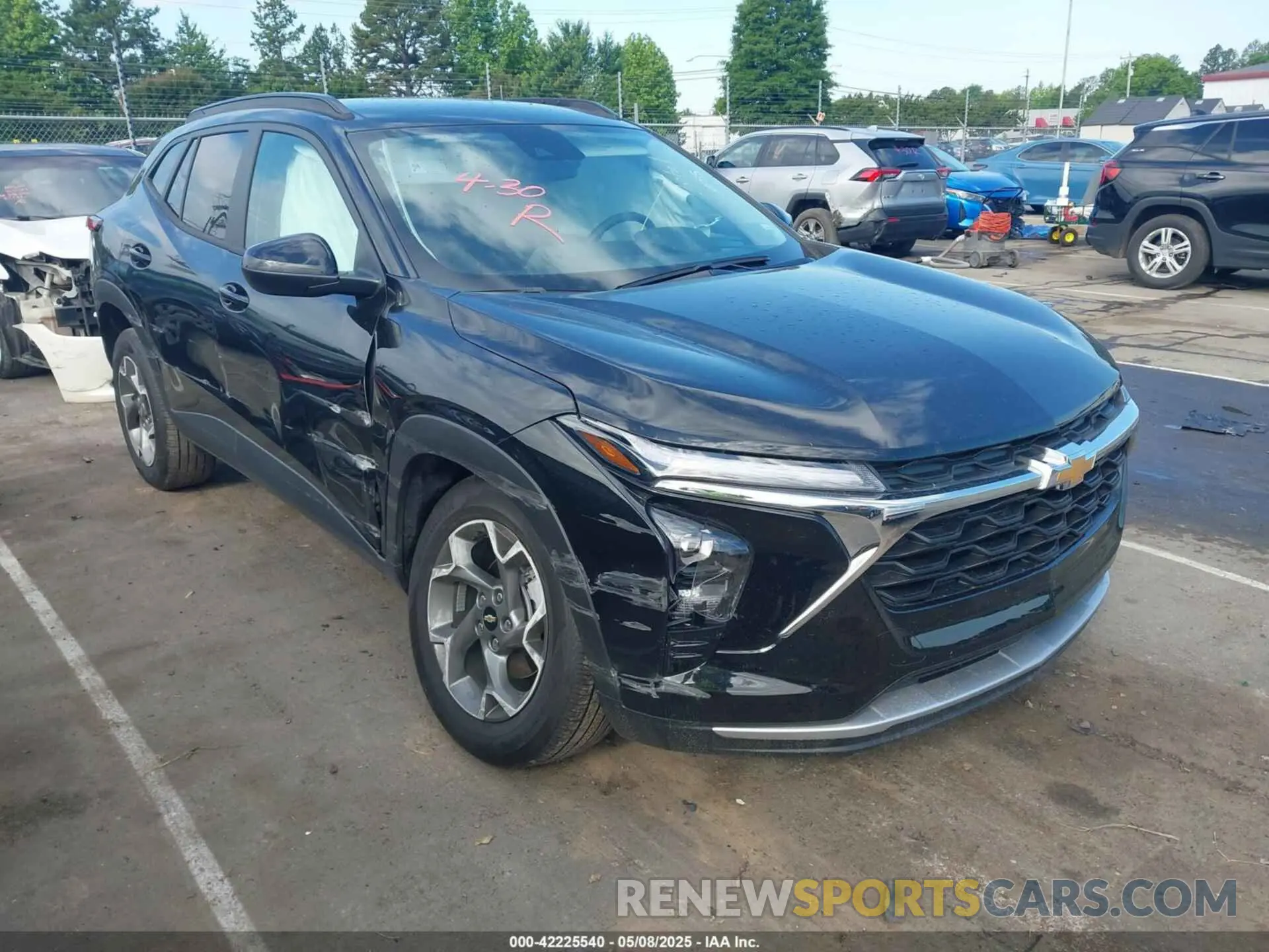 1 Фотография поврежденного автомобиля KL77LHEP1SC142916 CHEVROLET TRAX 2025