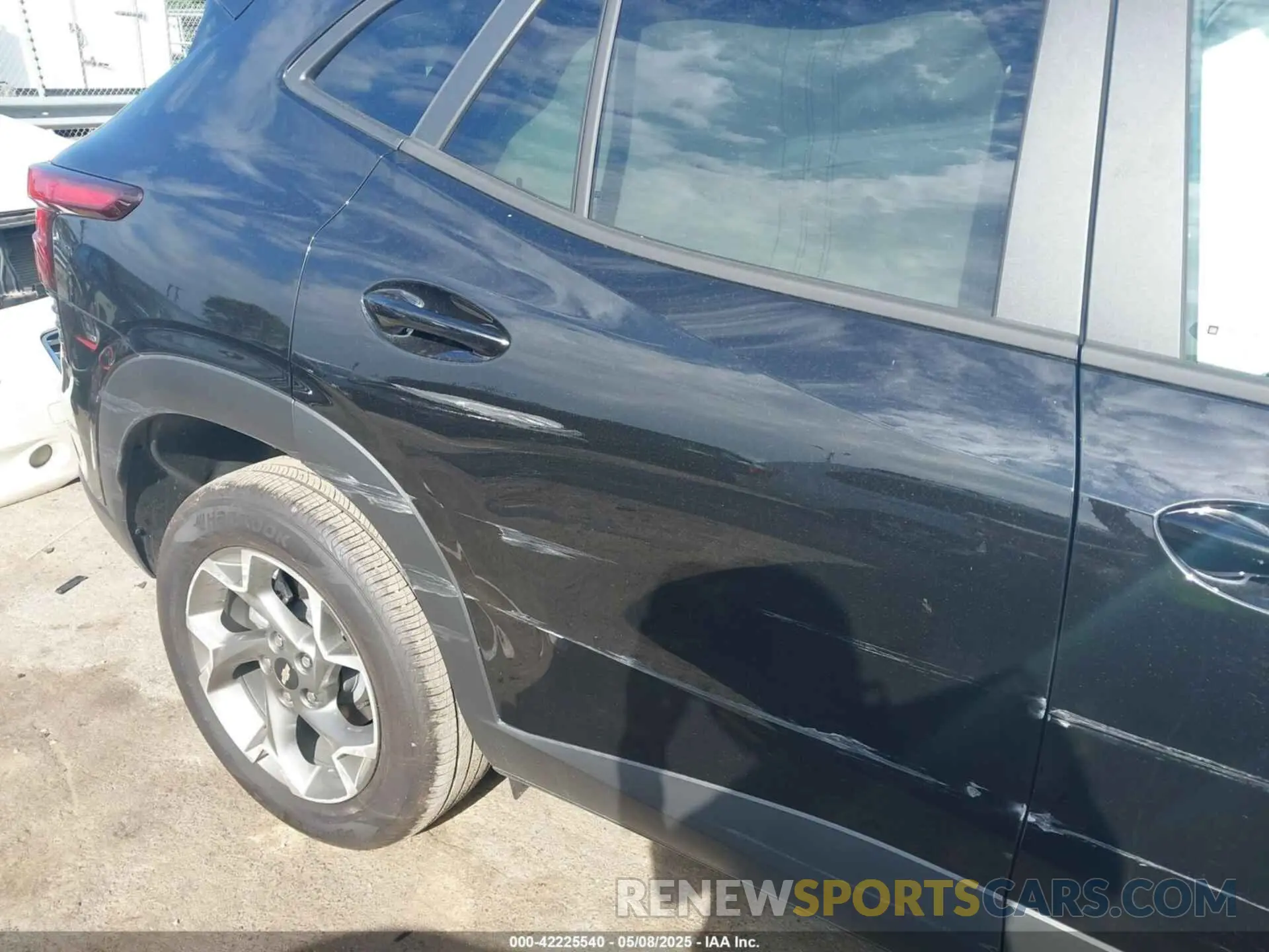 18 Фотография поврежденного автомобиля KL77LHEP1SC142916 CHEVROLET TRAX 2025