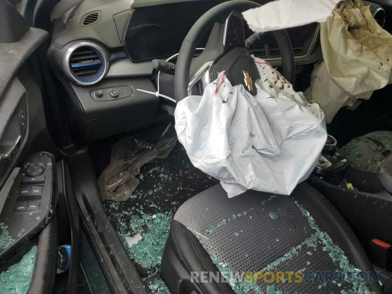 8 Photograph of a damaged car KL77LHEP2SC049161 CHEVROLET TRAX 2025