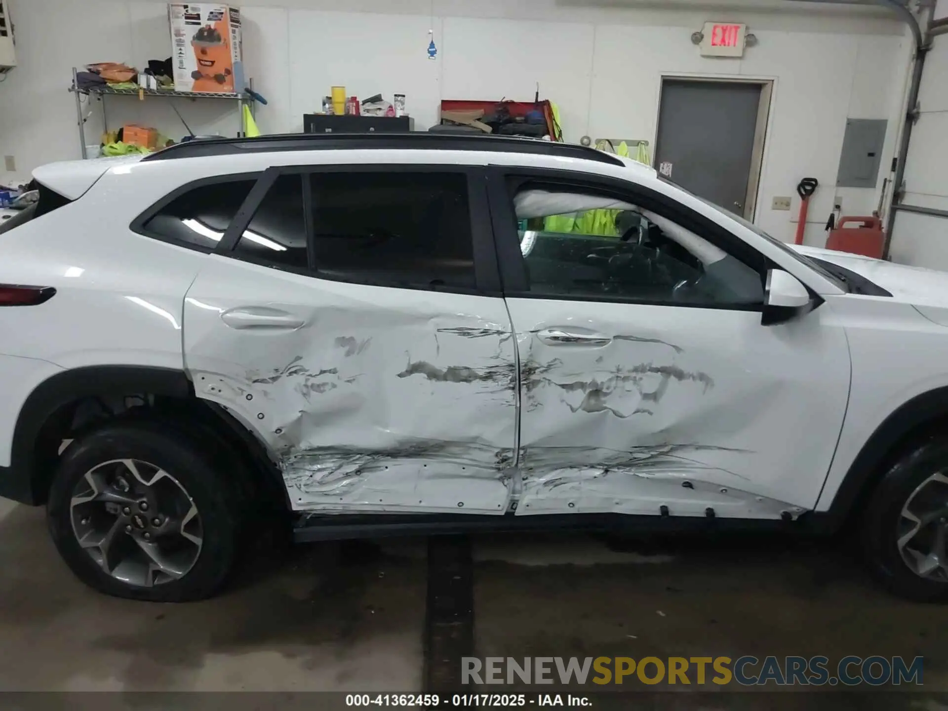 13 Фотография поврежденного автомобиля KL77LHEP2SC134923 CHEVROLET TRAX 2025