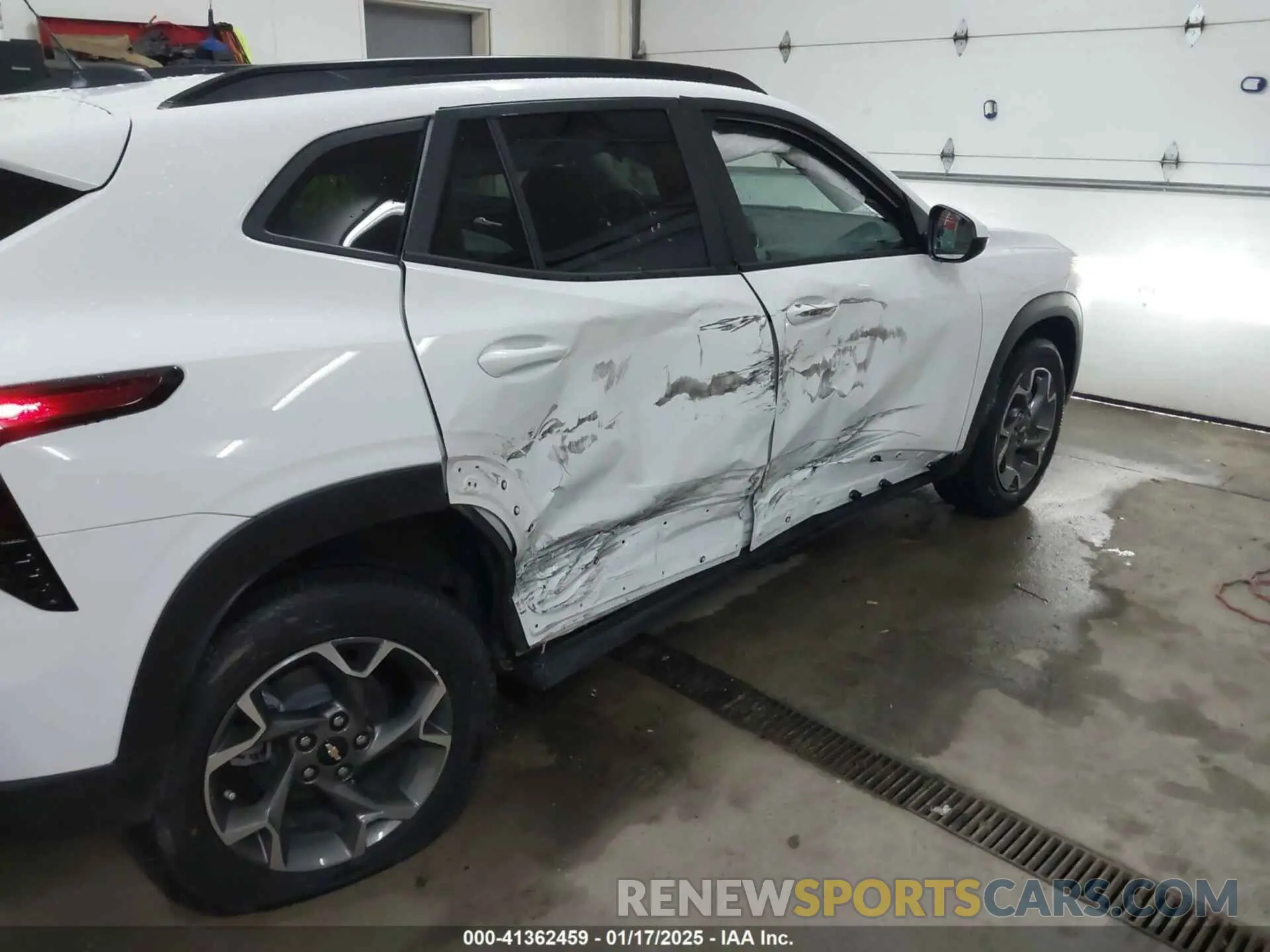 17 Фотография поврежденного автомобиля KL77LHEP2SC134923 CHEVROLET TRAX 2025