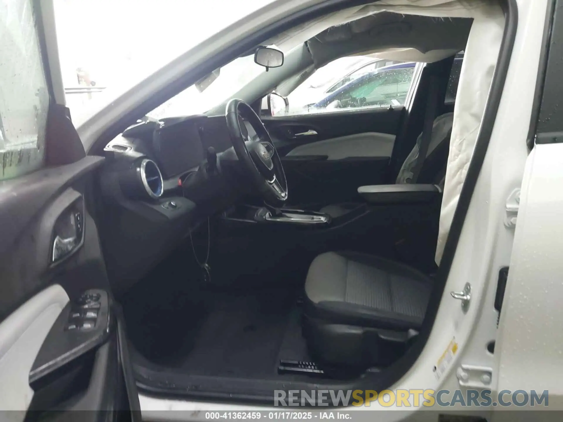 5 Фотография поврежденного автомобиля KL77LHEP2SC134923 CHEVROLET TRAX 2025