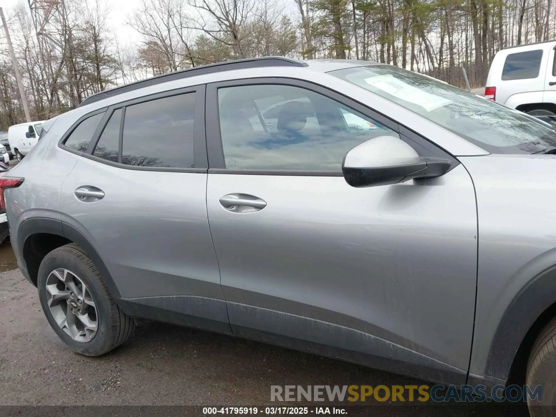 13 Фотография поврежденного автомобиля KL77LHEP2SC145792 CHEVROLET TRAX 2025