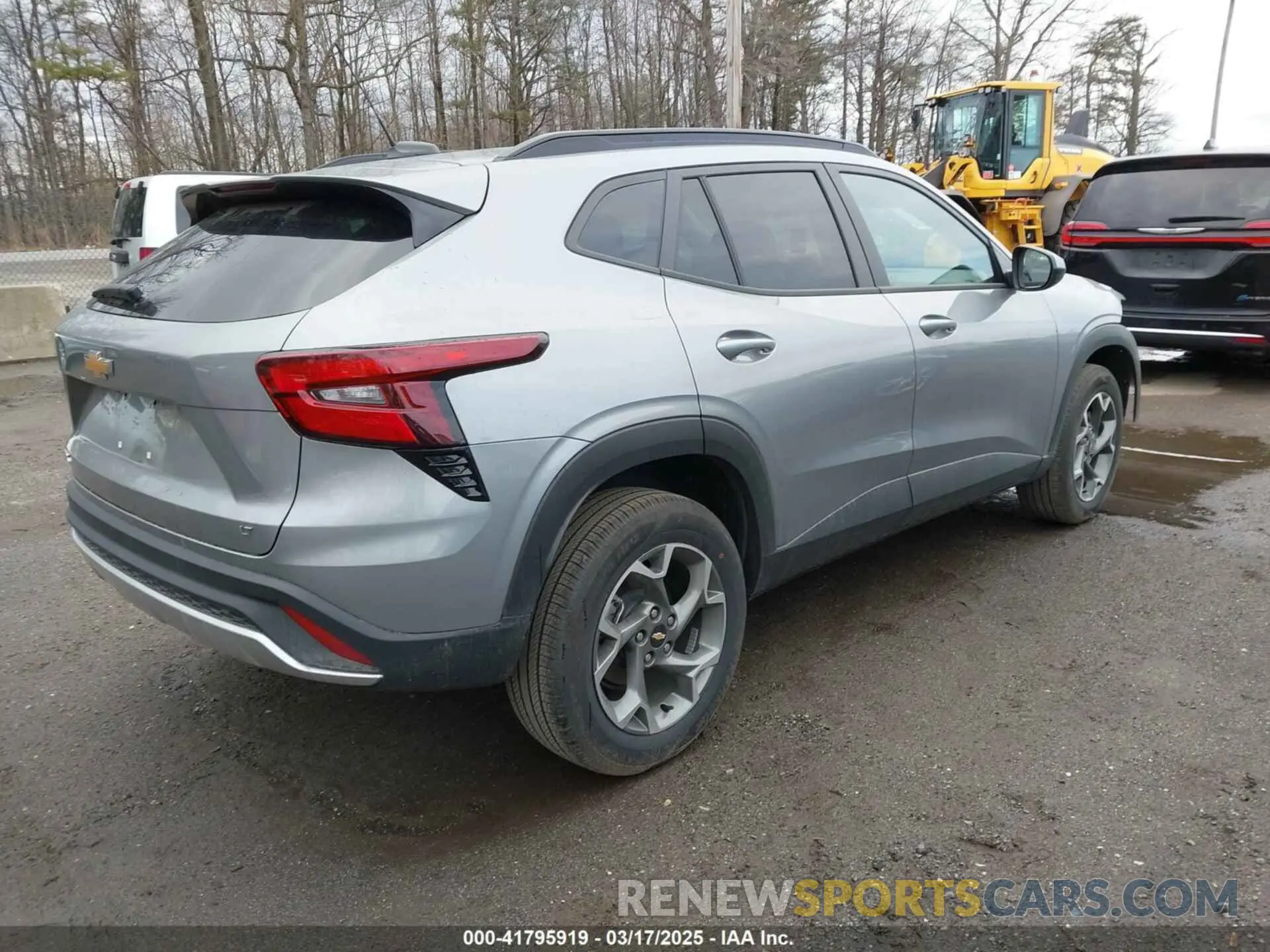 4 Фотография поврежденного автомобиля KL77LHEP2SC145792 CHEVROLET TRAX 2025