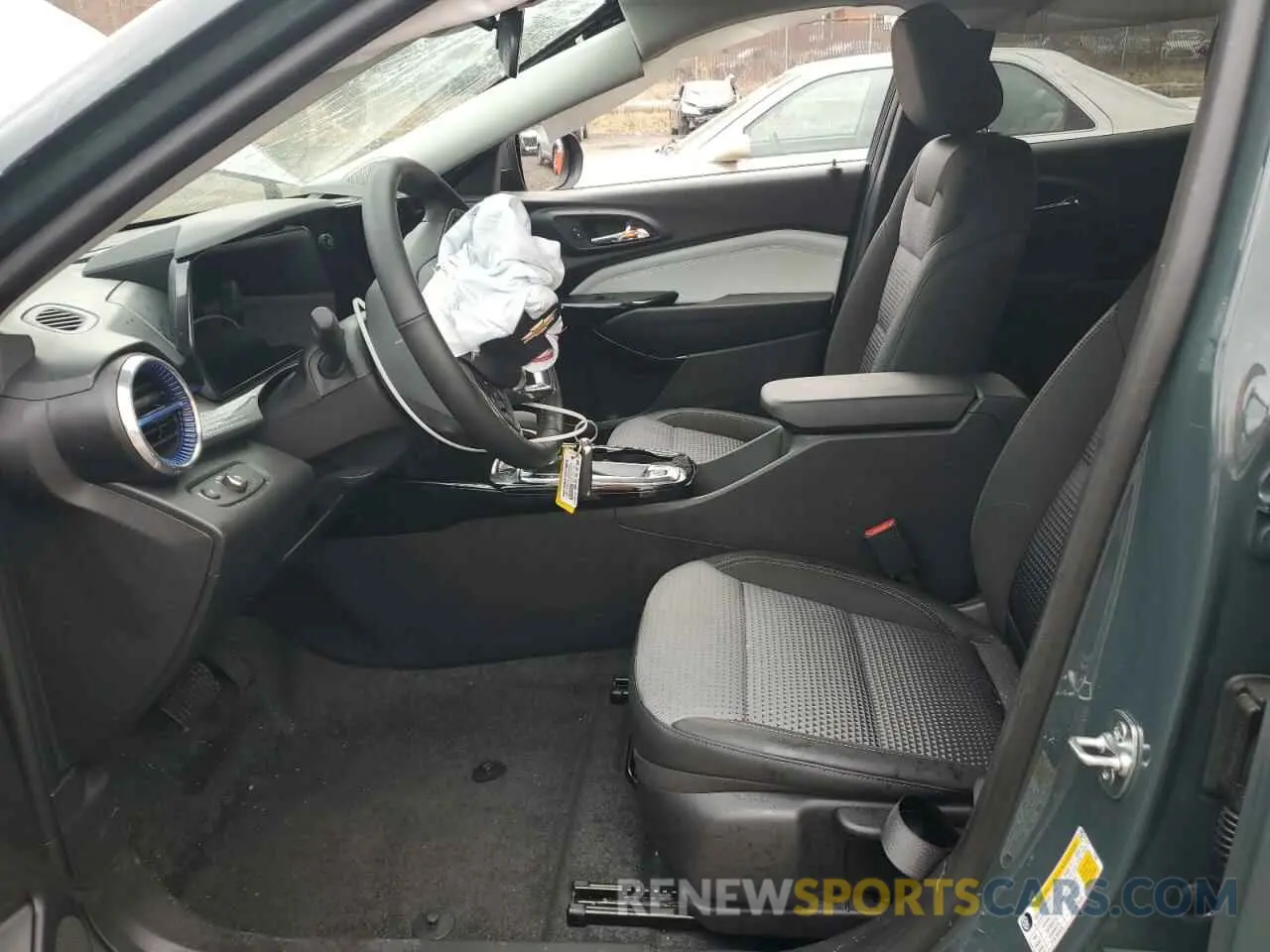 7 Фотография поврежденного автомобиля KL77LHEP2SC147073 CHEVROLET TRAX 2025