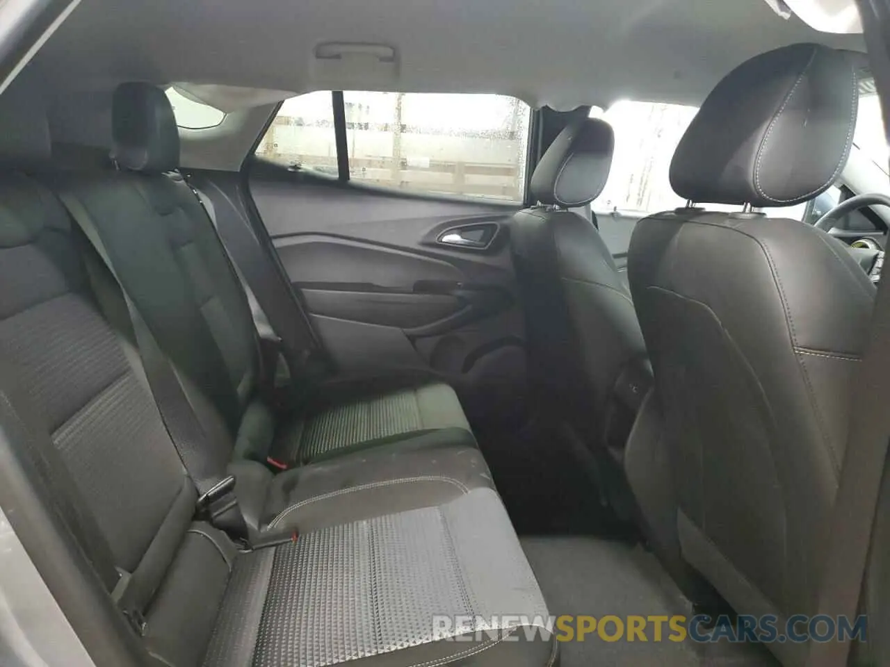 10 Photograph of a damaged car KL77LHEP2SC167419 CHEVROLET TRAX 2025