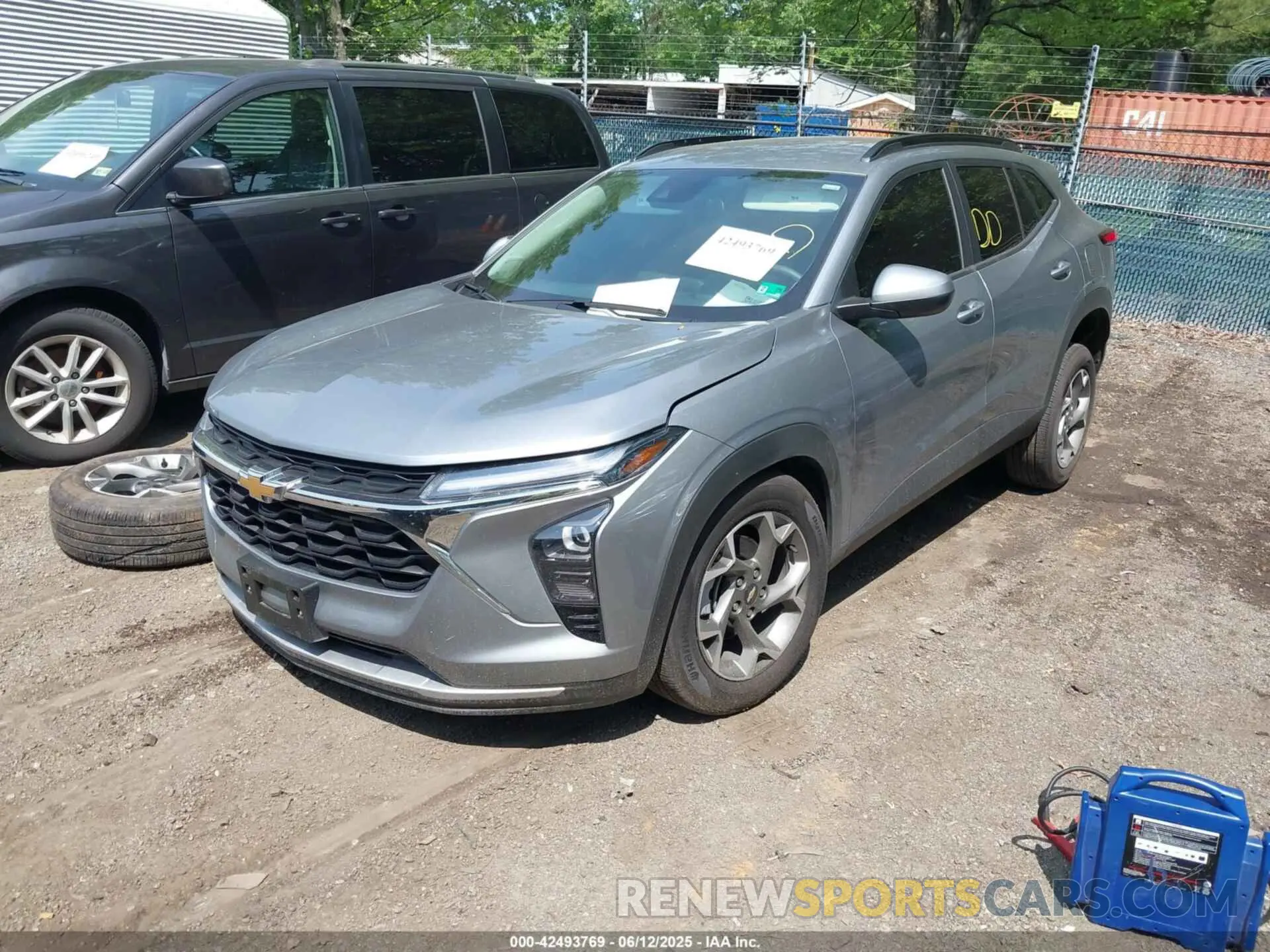 2 Photograph of a damaged car KL77LHEP2SC189260 CHEVROLET TRAX 2025