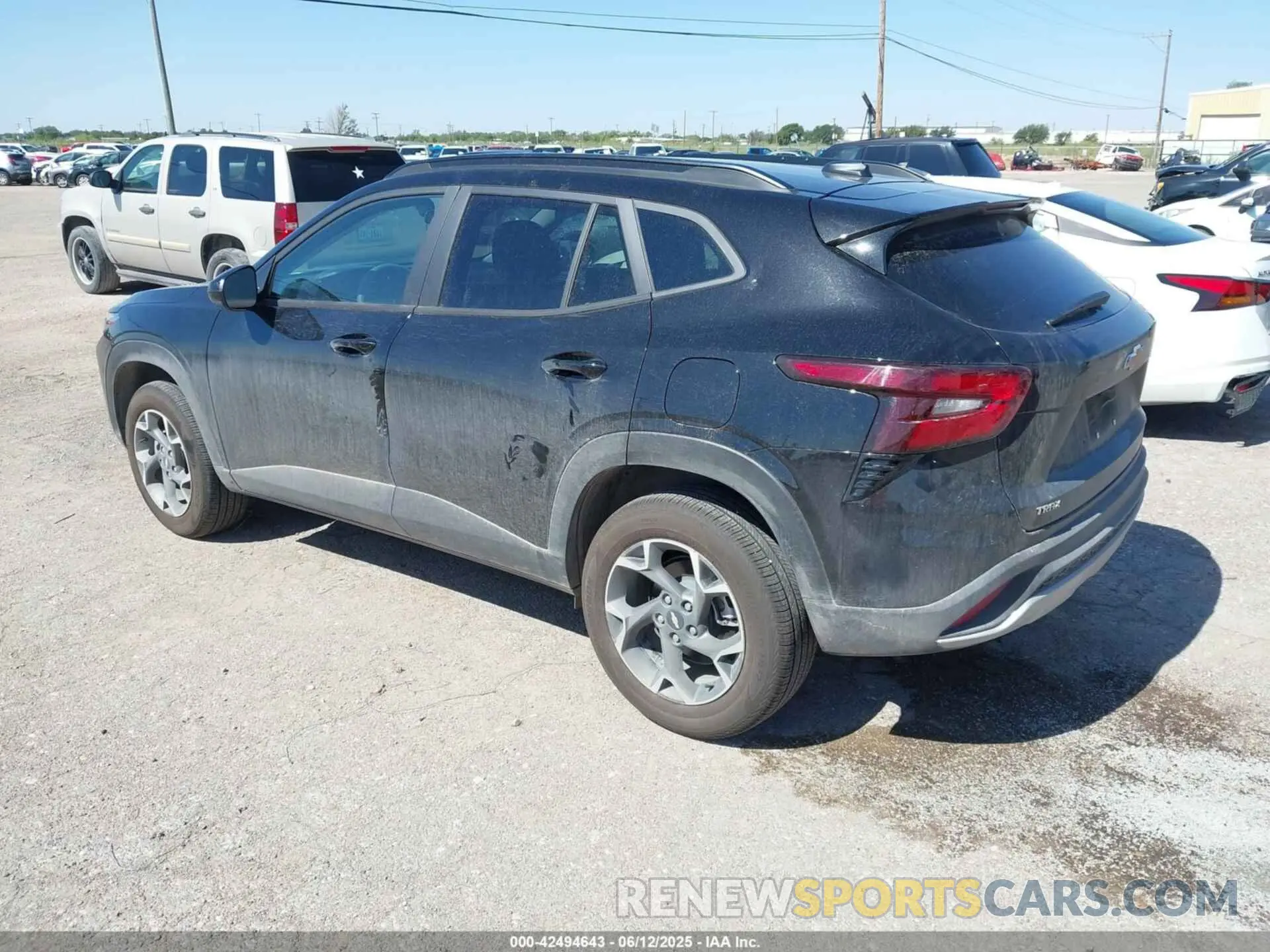 3 Photograph of a damaged car KL77LHEP2SC213704 CHEVROLET TRAX 2025