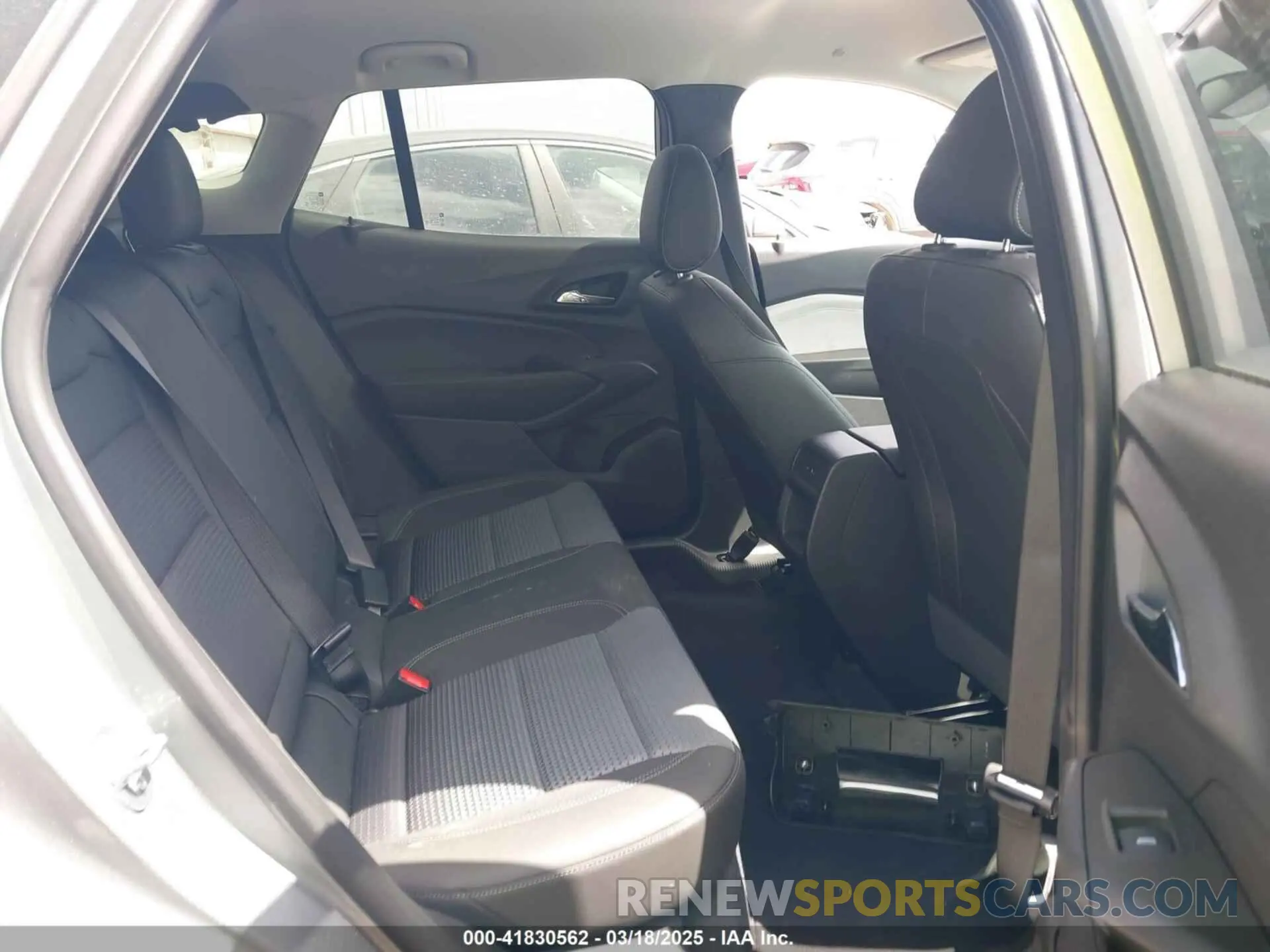 8 Фотография поврежденного автомобиля KL77LHEP3SC144697 CHEVROLET TRAX 2025