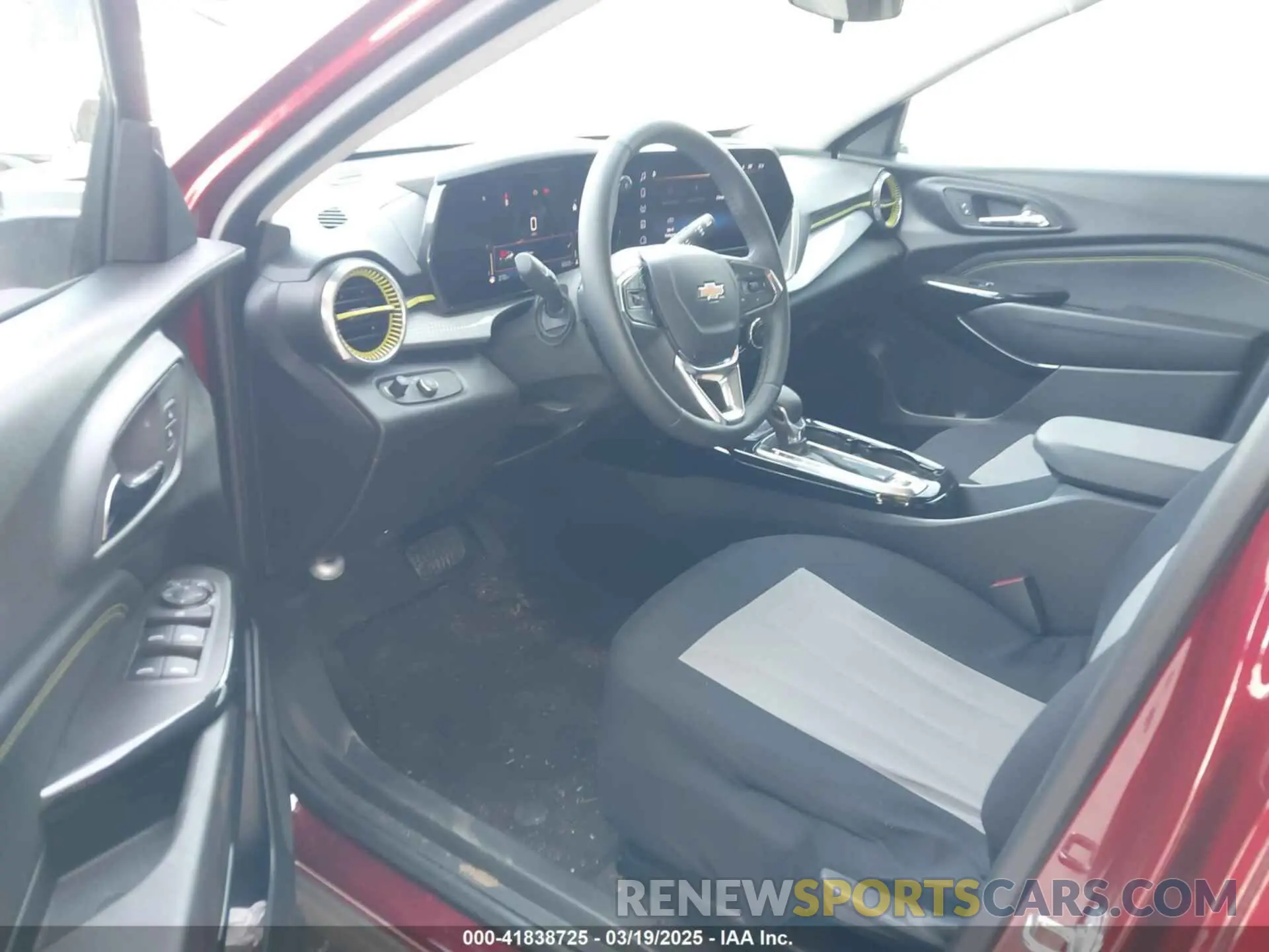 5 Фотография поврежденного автомобиля KL77LHEP4SC025590 CHEVROLET TRAX 2025