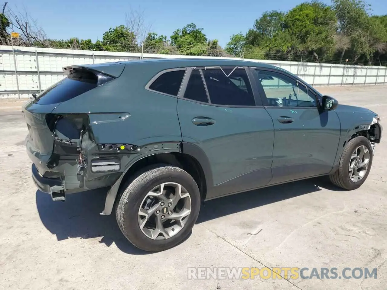 3 Photograph of a damaged car KL77LHEP4SC168085 CHEVROLET TRAX 2025