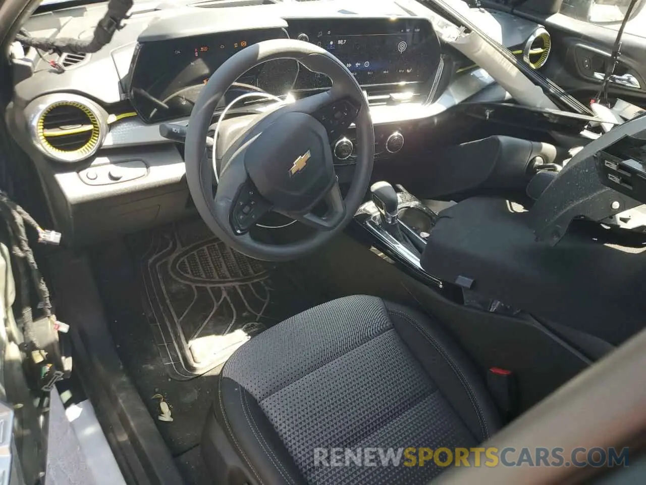 8 Photograph of a damaged car KL77LHEP4SC168085 CHEVROLET TRAX 2025