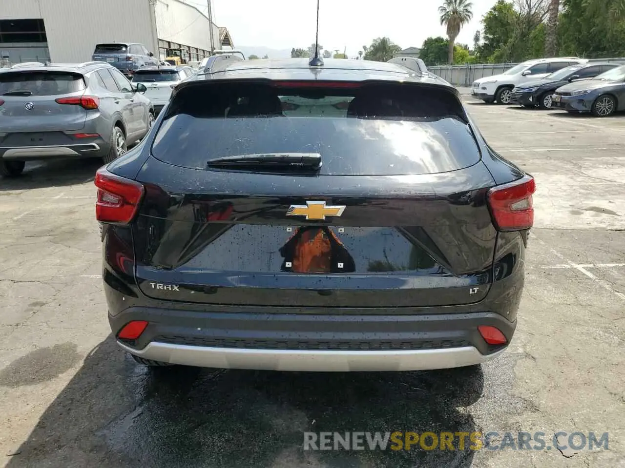 6 Photograph of a damaged car KL77LHEP4SC231329 CHEVROLET TRAX 2025