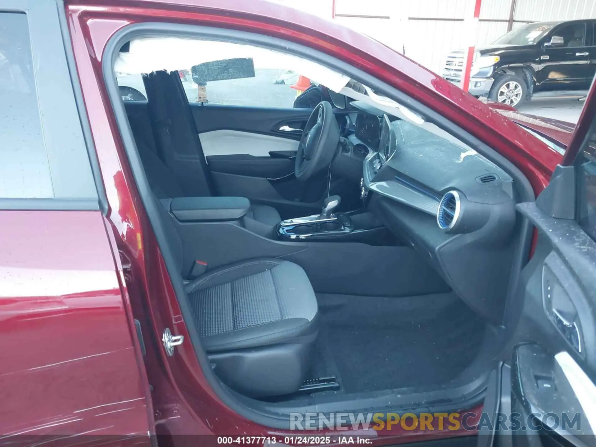 5 Photograph of a damaged car KL77LHEP5SC030569 CHEVROLET TRAX 2025