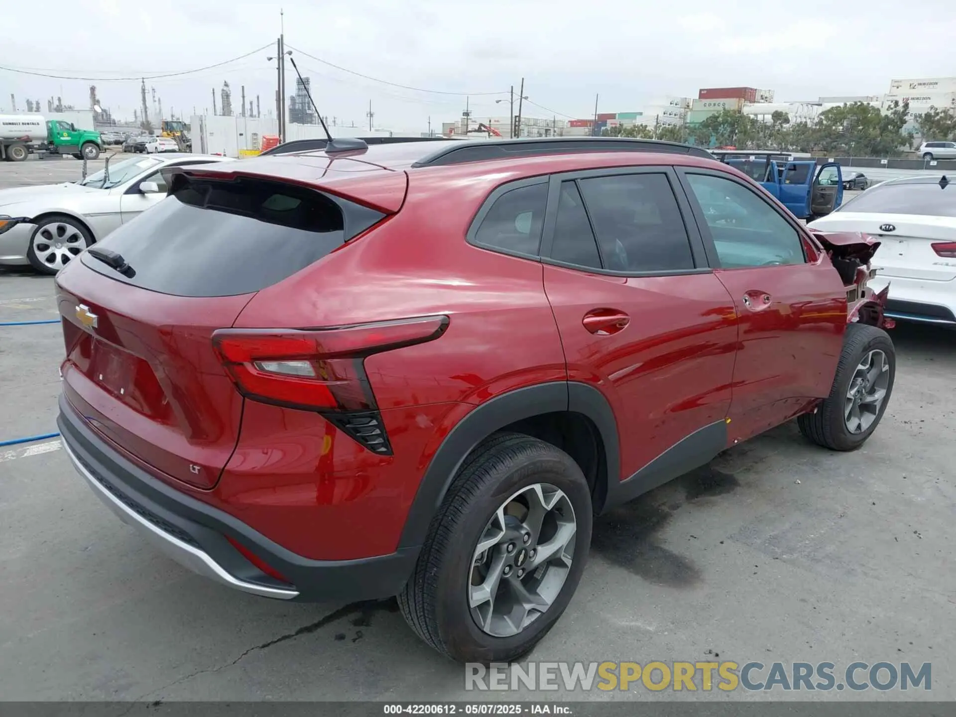 4 Фотография поврежденного автомобиля KL77LHEP5SC041975 CHEVROLET TRAX 2025