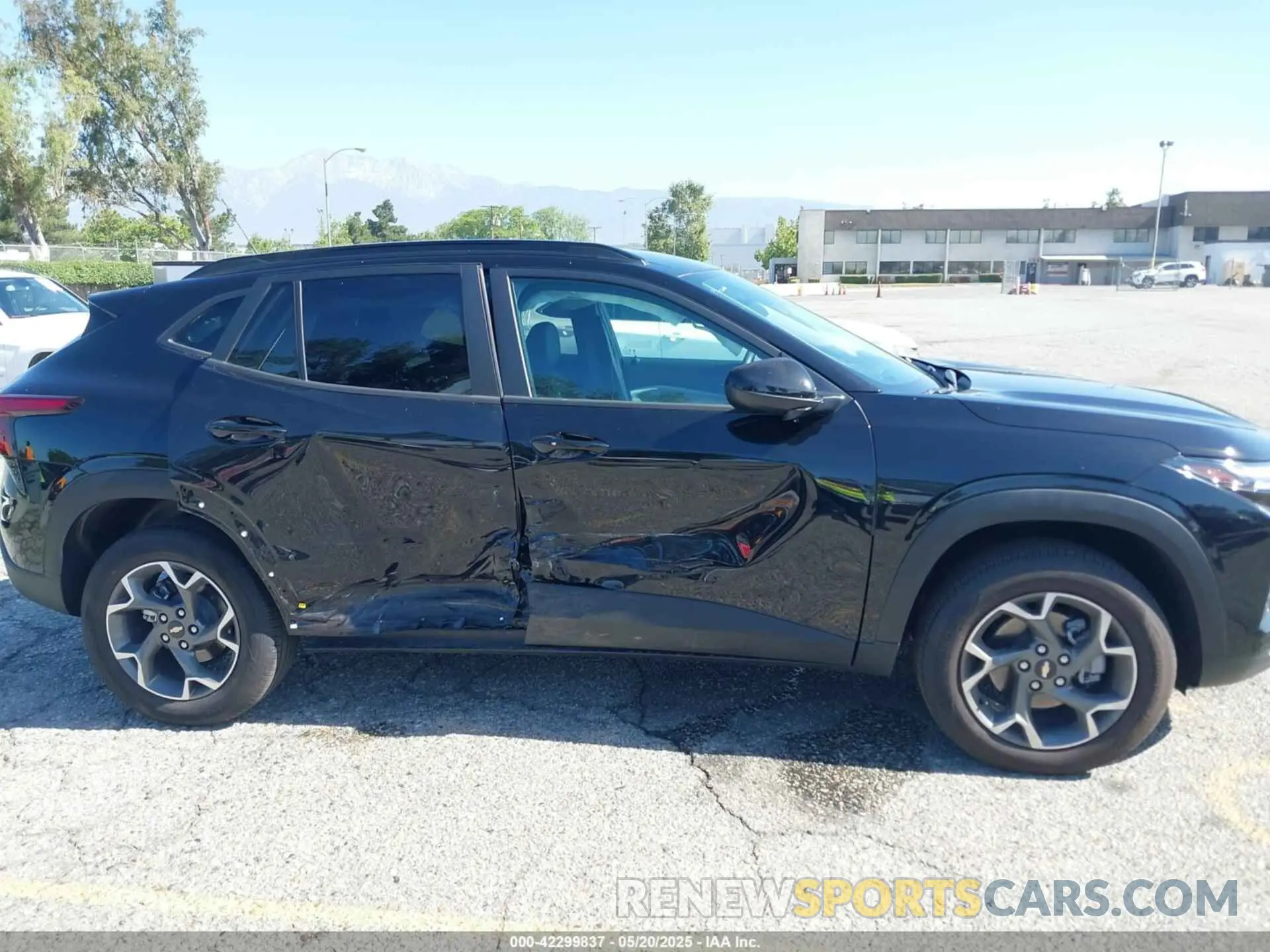 6 Photograph of a damaged car KL77LHEP5SC085846 CHEVROLET TRAX 2025