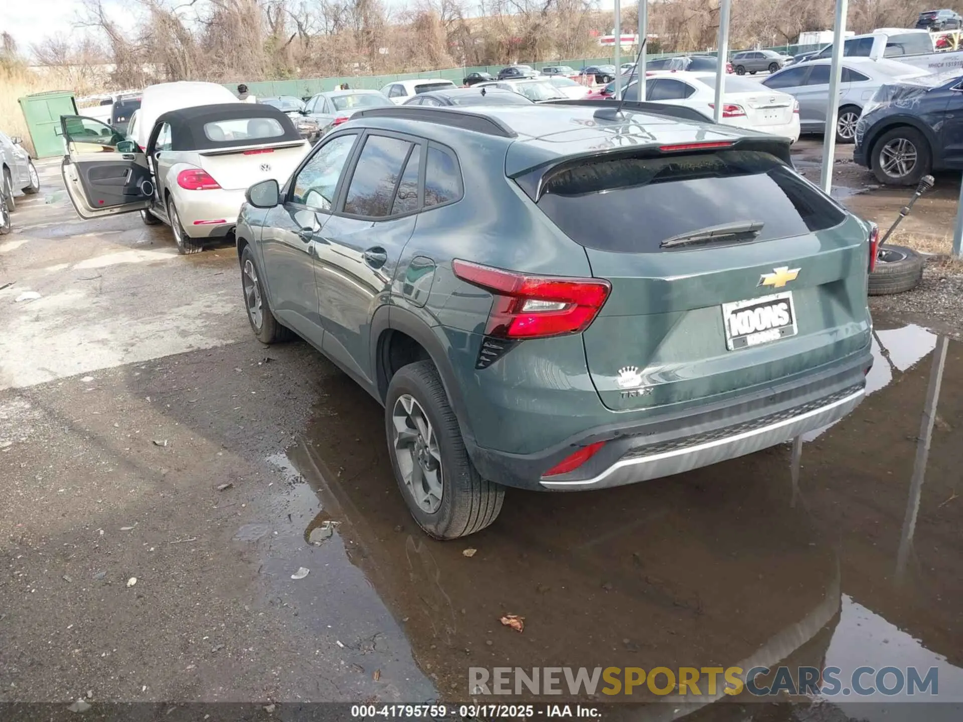 3 Фотография поврежденного автомобиля KL77LHEP5SC137041 CHEVROLET TRAX 2025