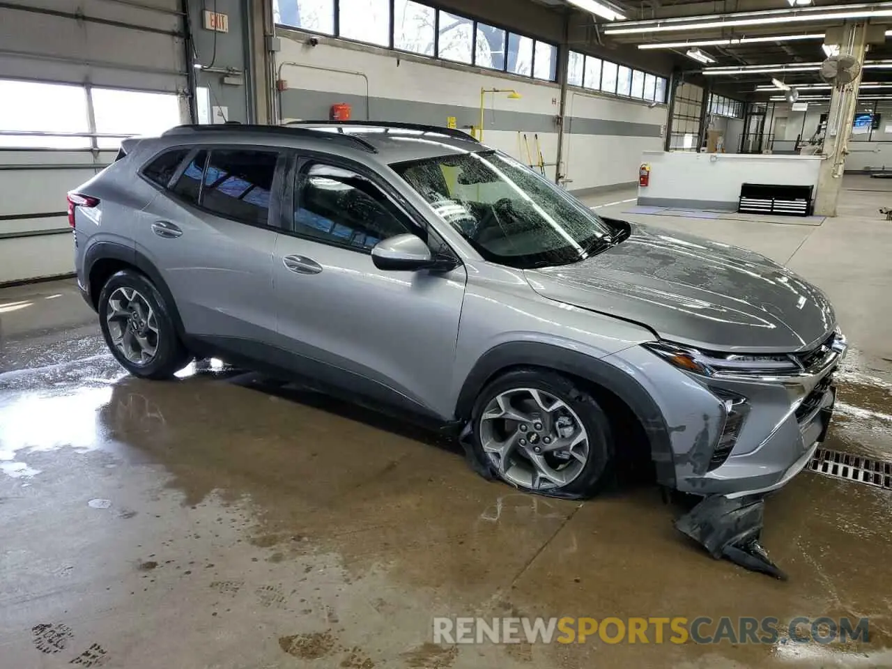 4 Photograph of a damaged car KL77LHEP5SC197921 CHEVROLET TRAX 2025