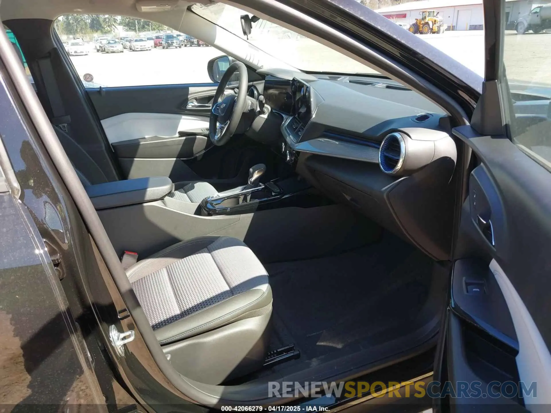 5 Photograph of a damaged car KL77LHEP5SC230402 CHEVROLET TRAX 2025