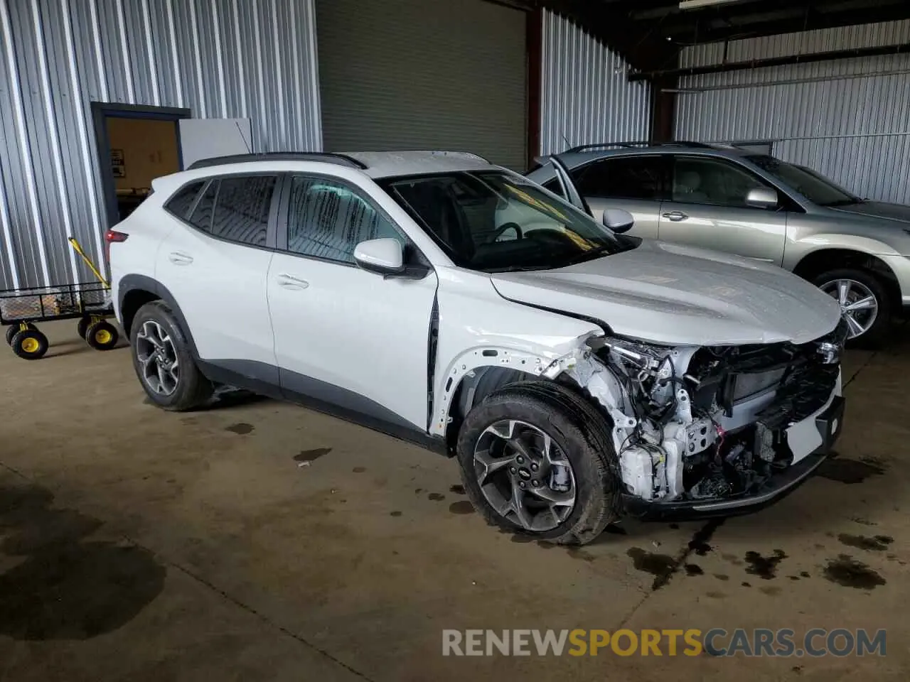 4 Photograph of a damaged car KL77LHEP8SC066594 CHEVROLET TRAX 2025