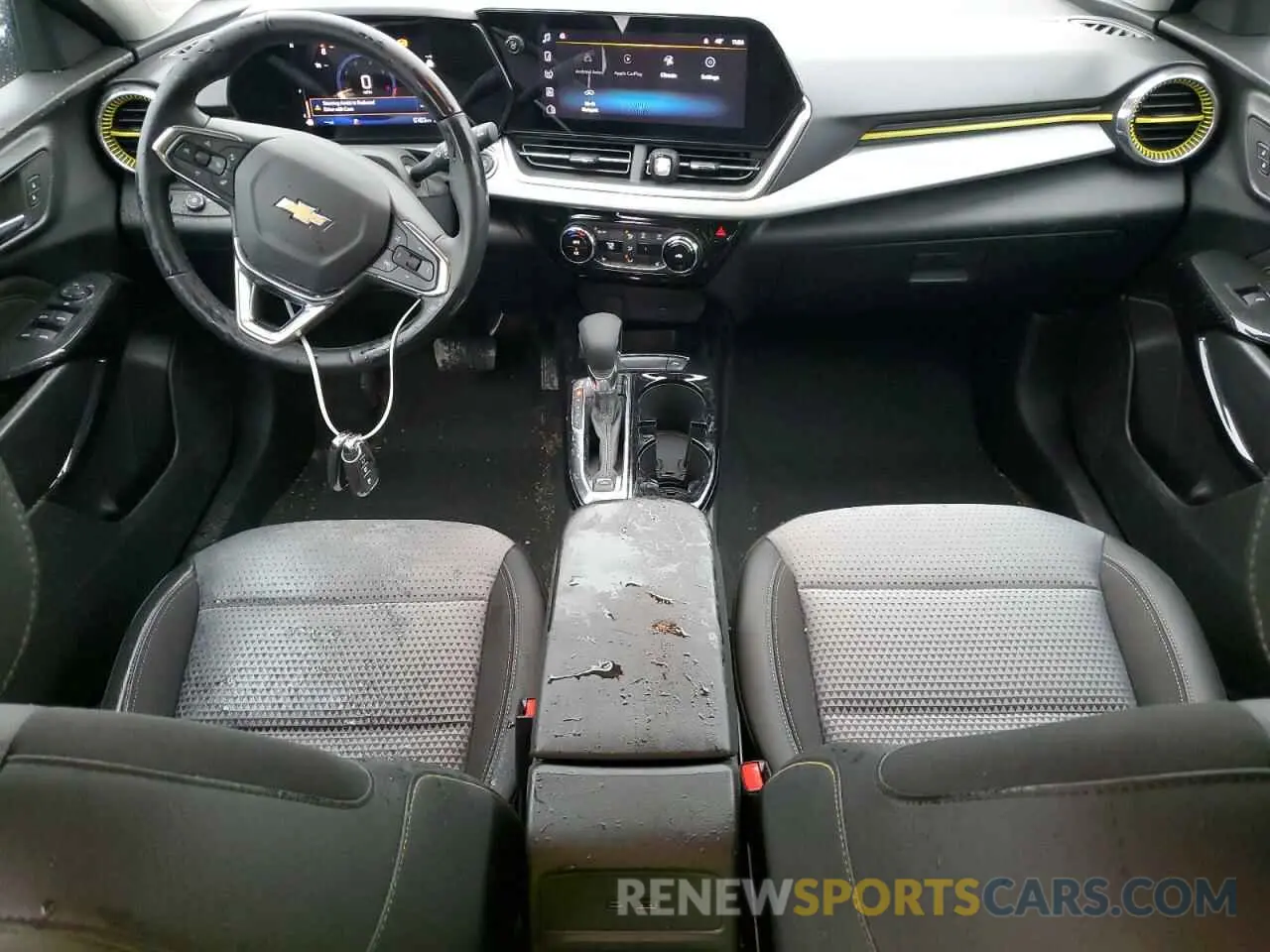 8 Фотография поврежденного автомобиля KL77LHEP8SC107418 CHEVROLET TRAX 2025