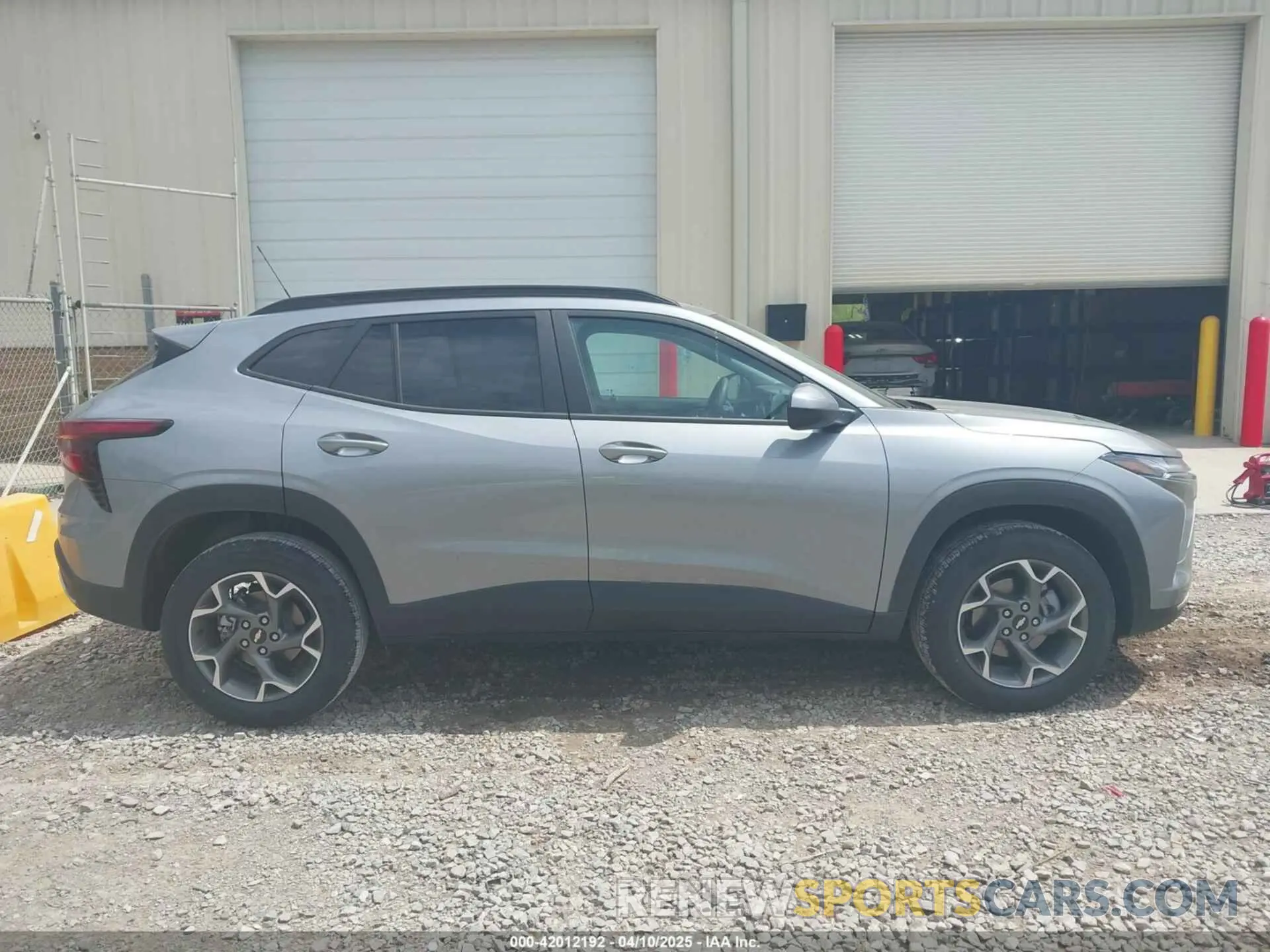 13 Фотография поврежденного автомобиля KL77LHEP8SC153816 CHEVROLET TRAX 2025