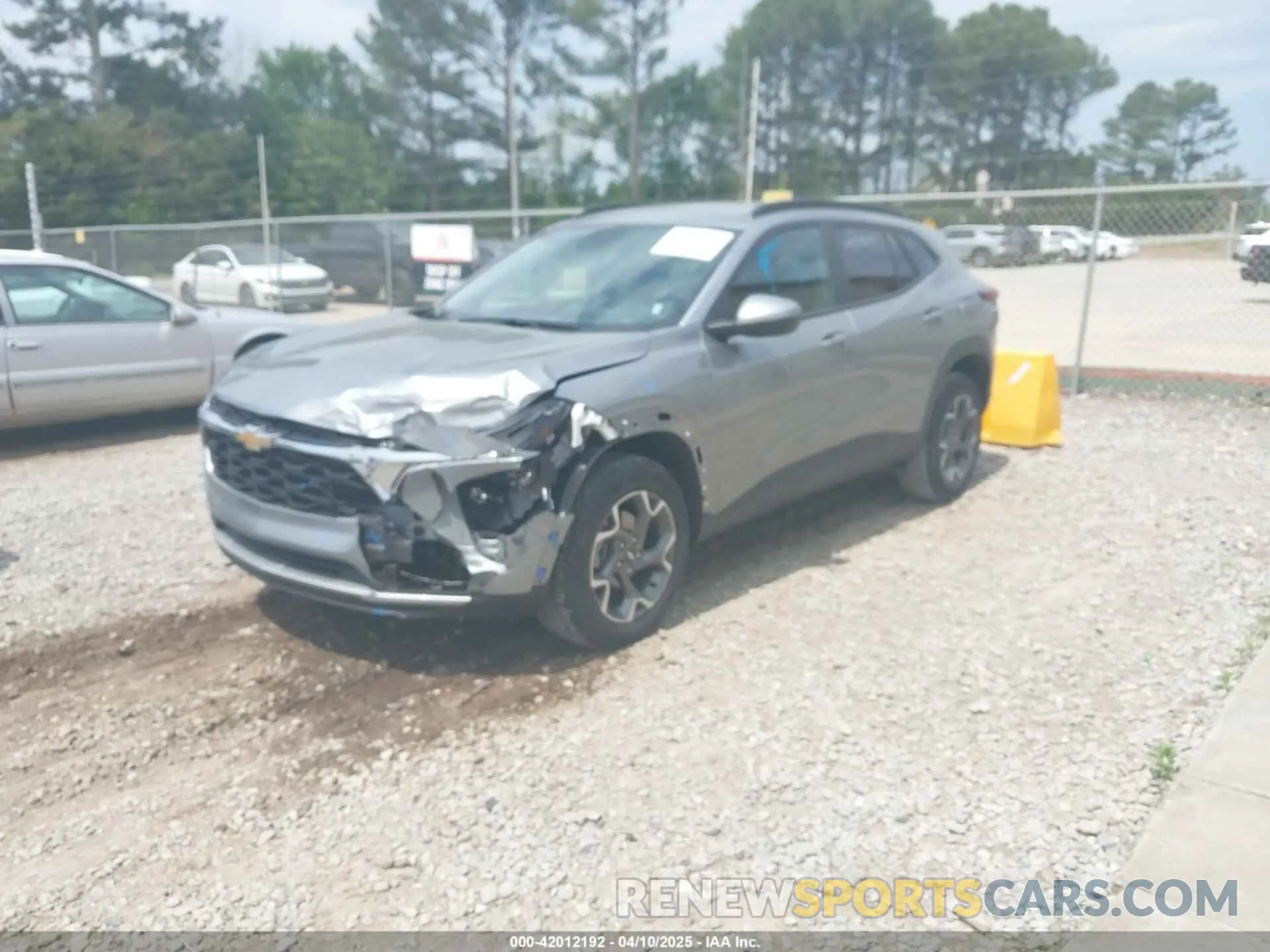 2 Фотография поврежденного автомобиля KL77LHEP8SC153816 CHEVROLET TRAX 2025