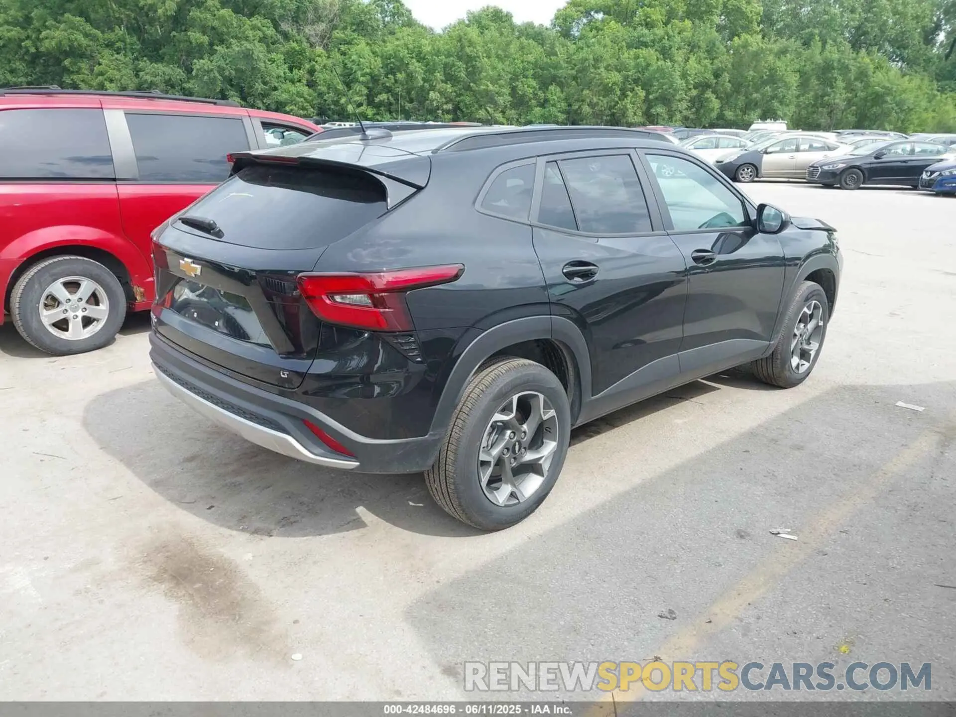 4 Photograph of a damaged car KL77LHEP8SC180546 CHEVROLET TRAX 2025