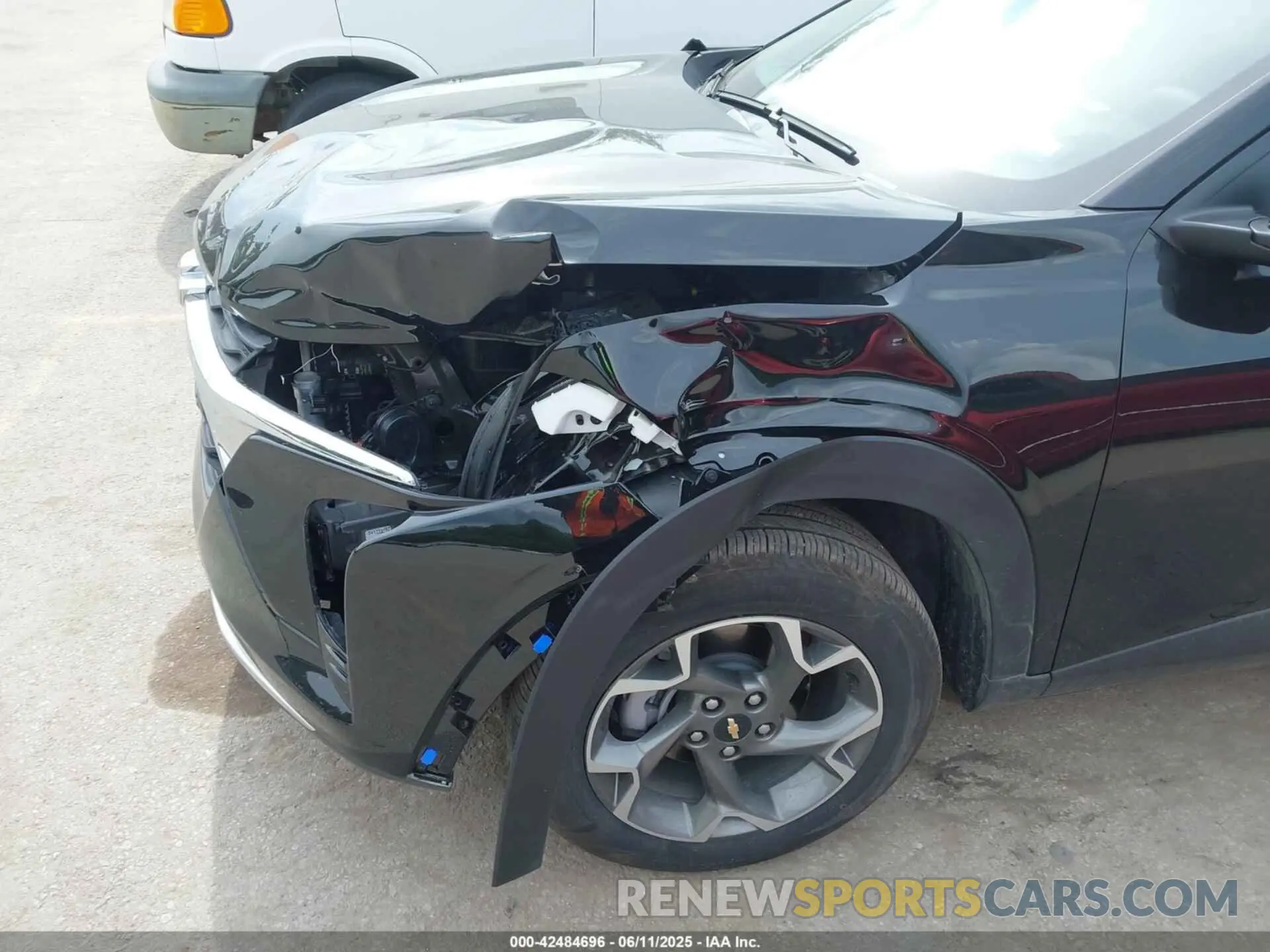 6 Photograph of a damaged car KL77LHEP8SC180546 CHEVROLET TRAX 2025