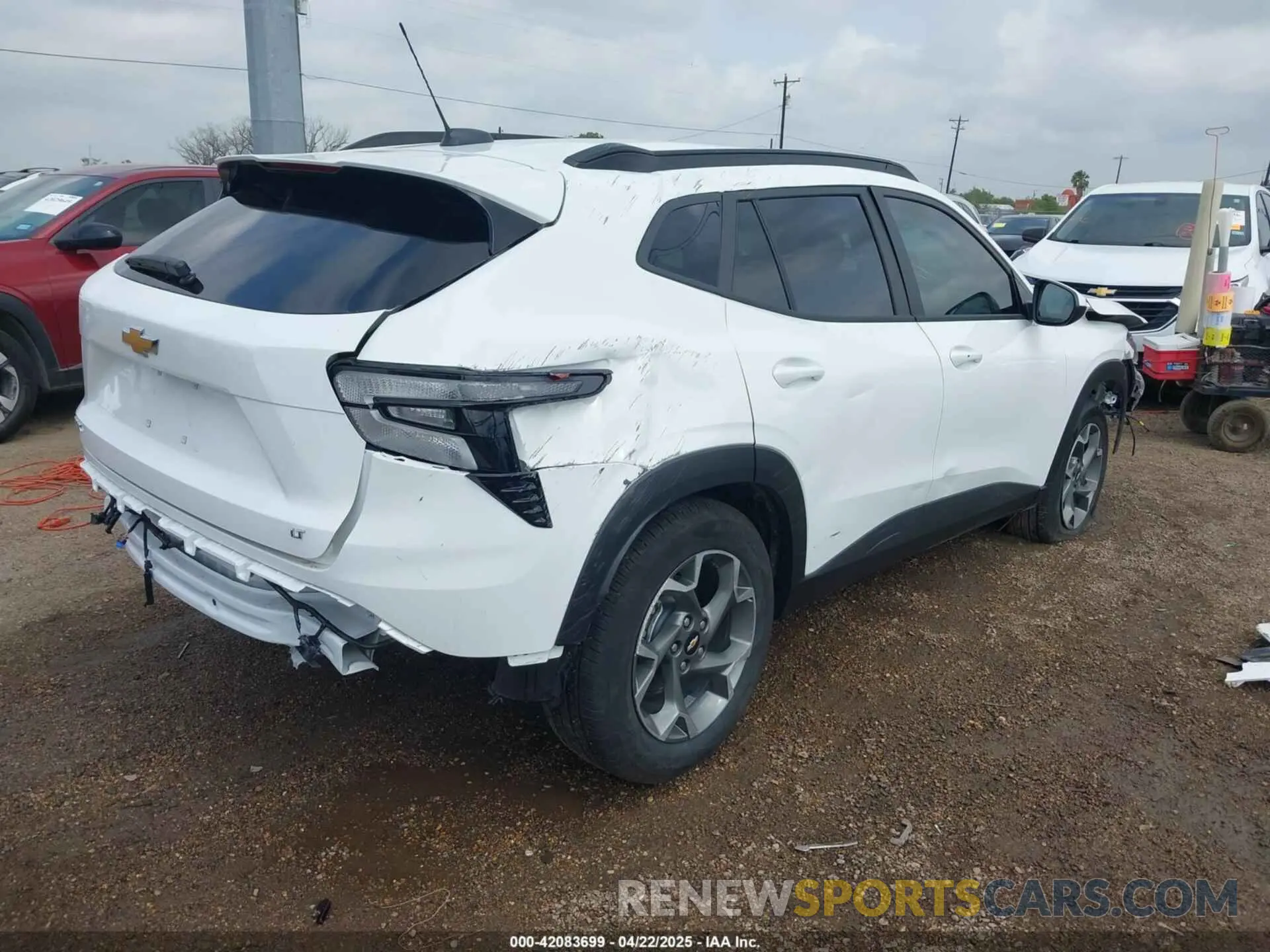 4 Photograph of a damaged car KL77LHEP8SC193121 CHEVROLET TRAX 2025