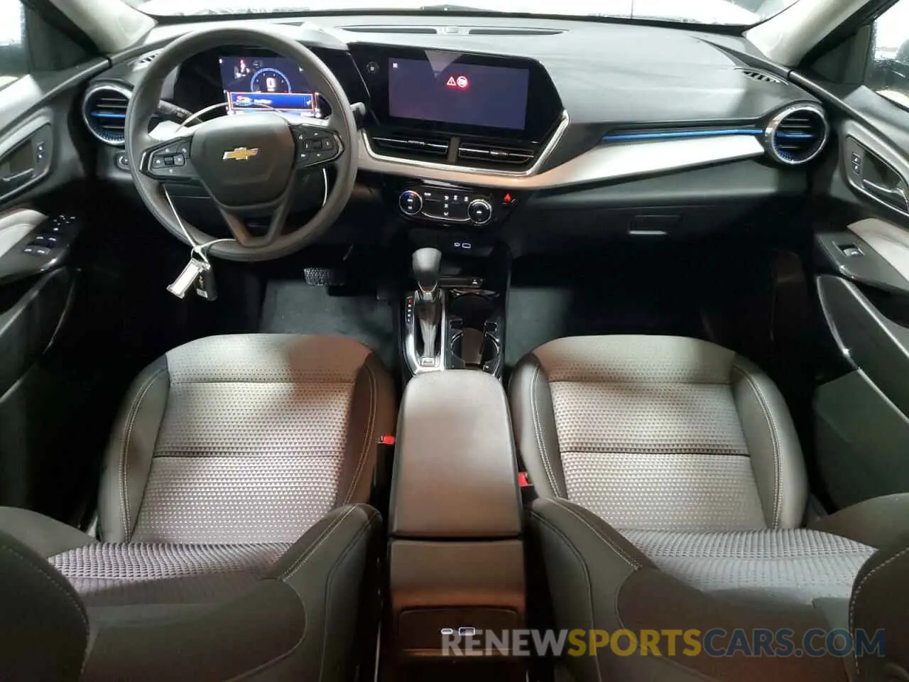 8 Фотография поврежденного автомобиля KL77LHEP8SC201864 CHEVROLET TRAX 2025