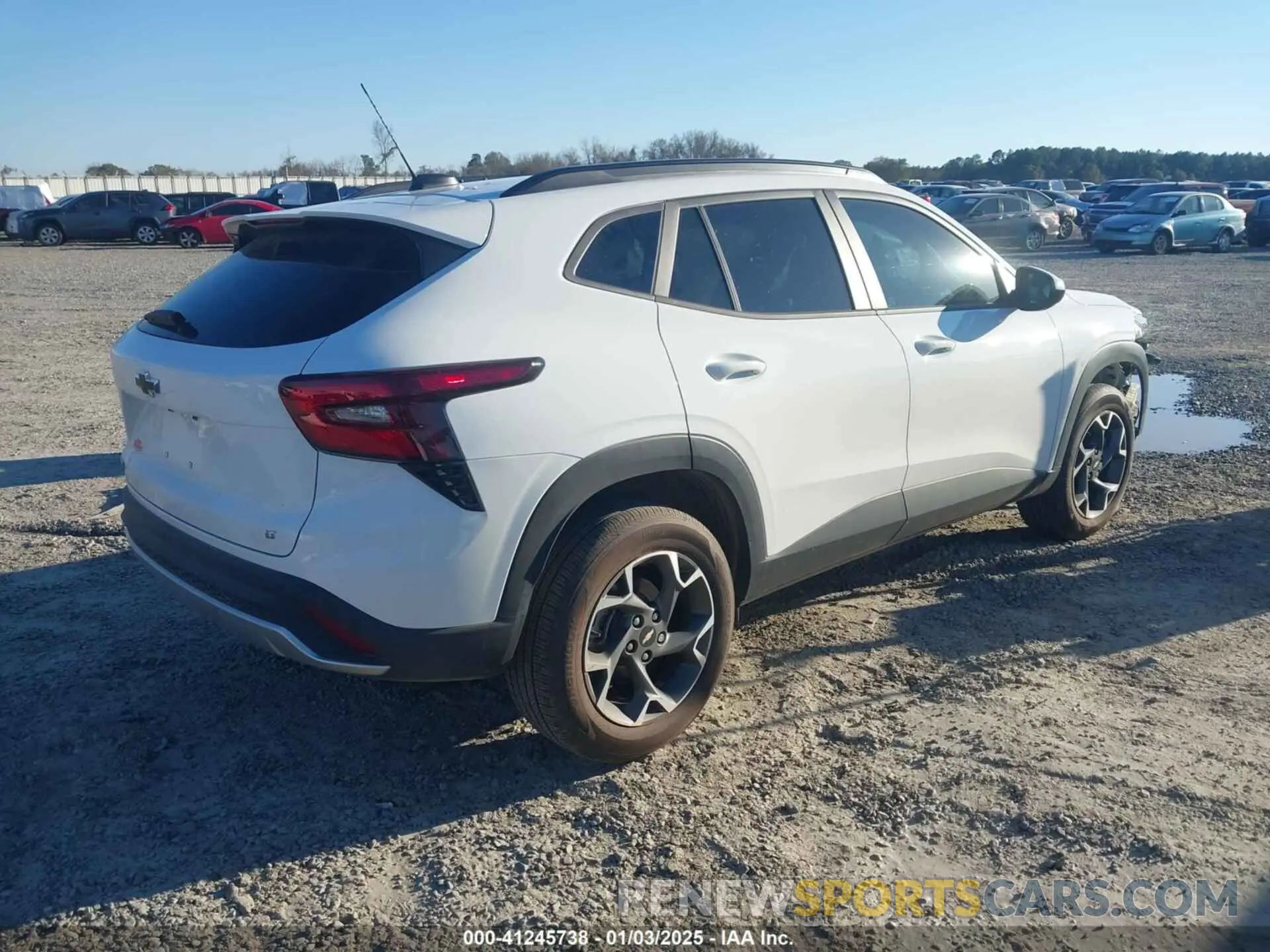 4 Фотография поврежденного автомобиля KL77LHEP9SC024354 CHEVROLET TRAX 2025