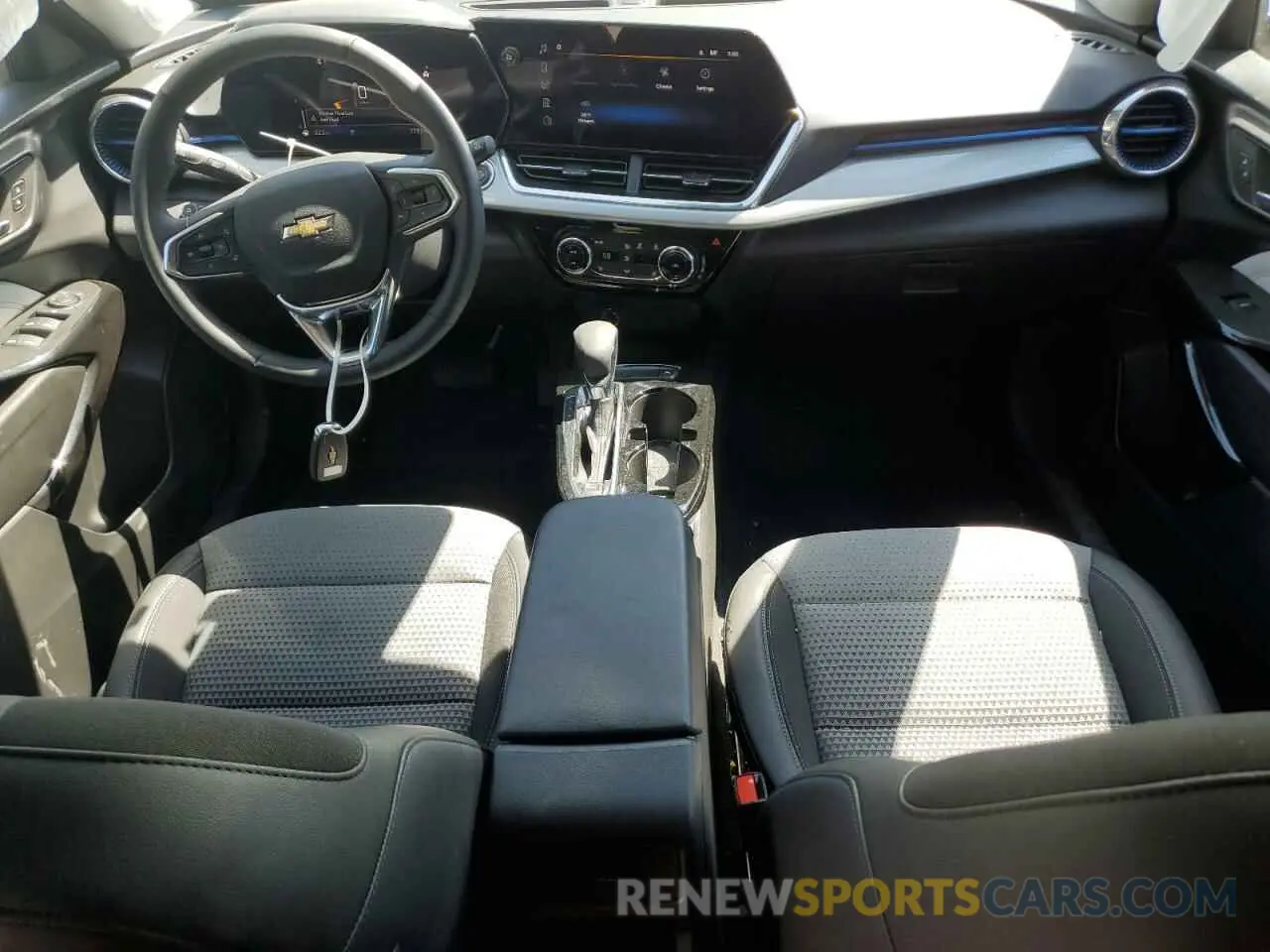 8 Photograph of a damaged car KL77LHEP9SC075143 CHEVROLET TRAX 2025