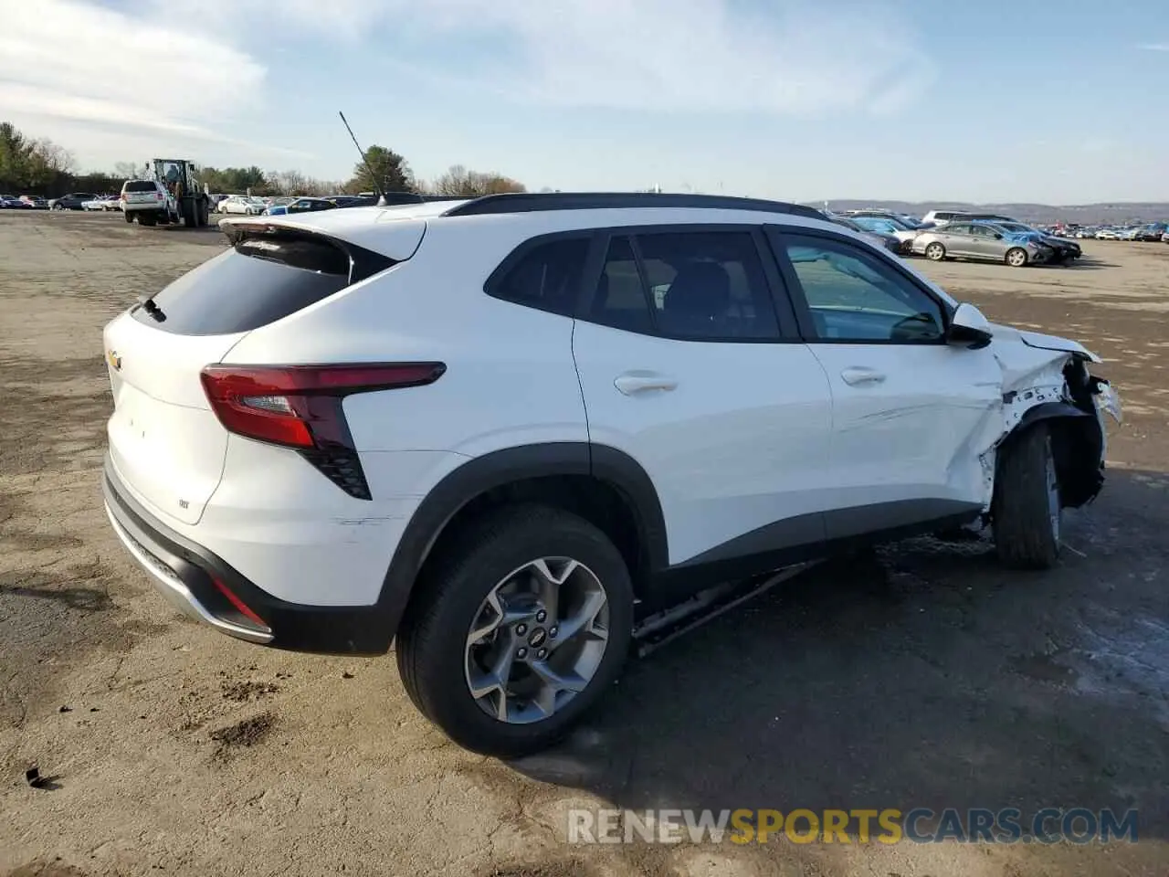 3 Фотография поврежденного автомобиля KL77LHEP9SC136880 CHEVROLET TRAX 2025