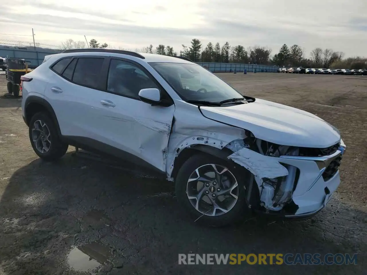 4 Фотография поврежденного автомобиля KL77LHEP9SC136880 CHEVROLET TRAX 2025