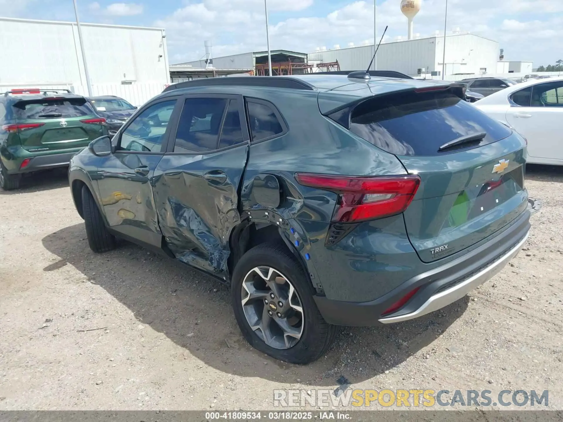 3 Фотография поврежденного автомобиля KL77LHEP9SC154005 CHEVROLET TRAX 2025