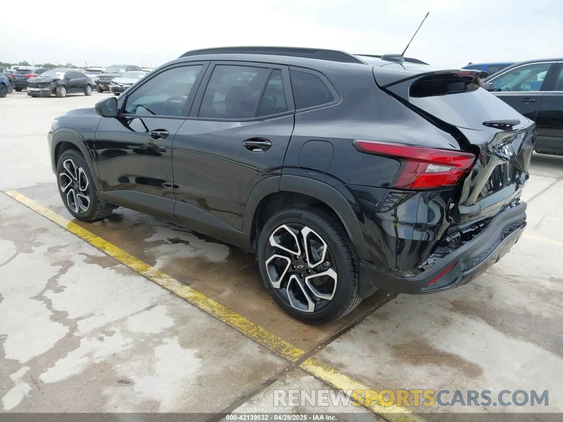 3 Фотография поврежденного автомобиля KL77LJEP0SC034200 CHEVROLET TRAX 2025