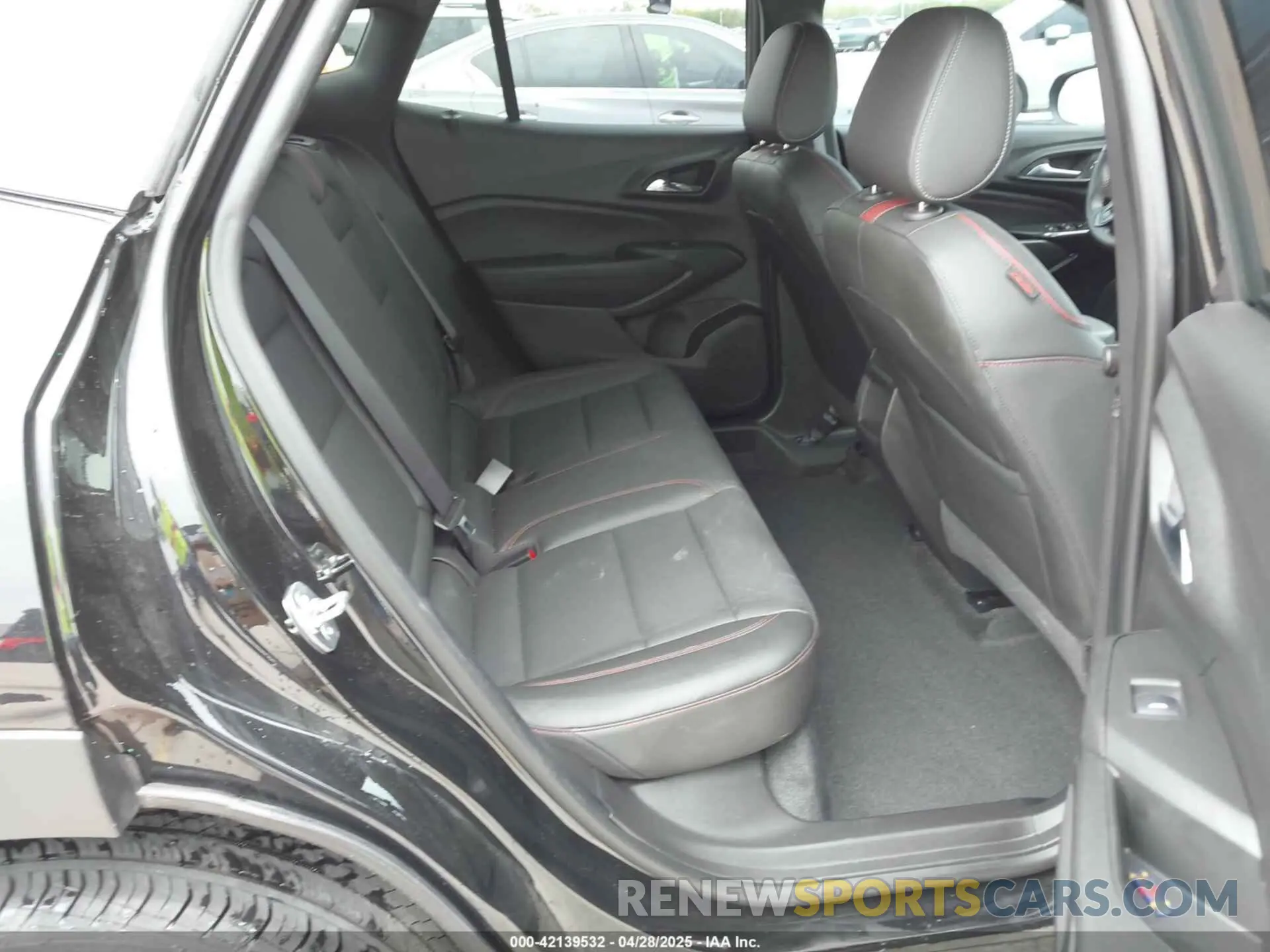 8 Фотография поврежденного автомобиля KL77LJEP0SC034200 CHEVROLET TRAX 2025